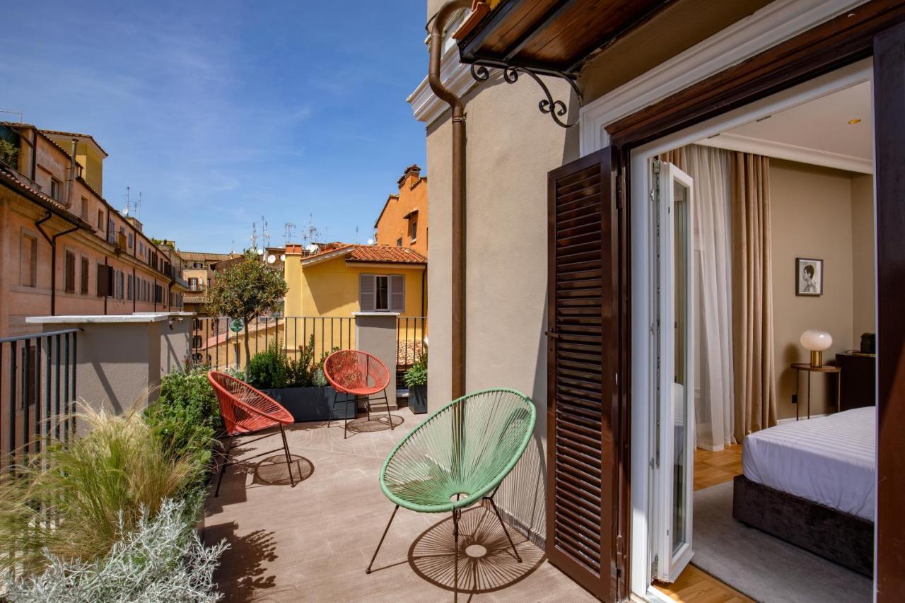 Junior Suite with Terrace - Via Mario de Fiori 59 A