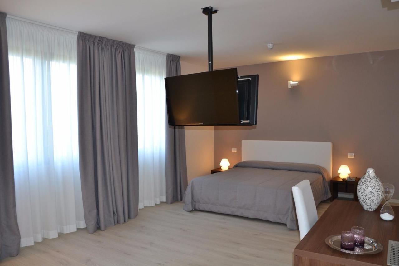 Junior Suite,1416608679:JPEG