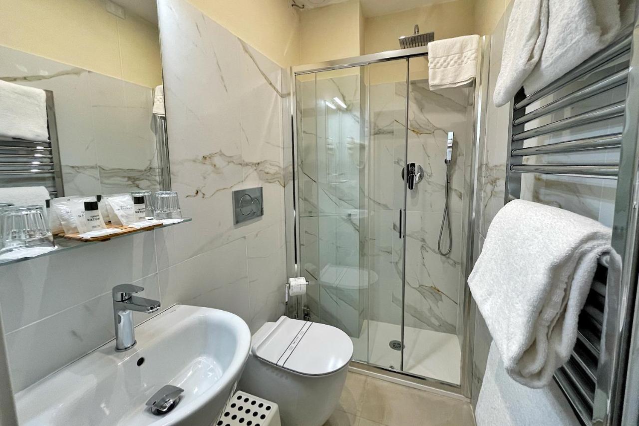 Triple Room,925657405:JPEG
