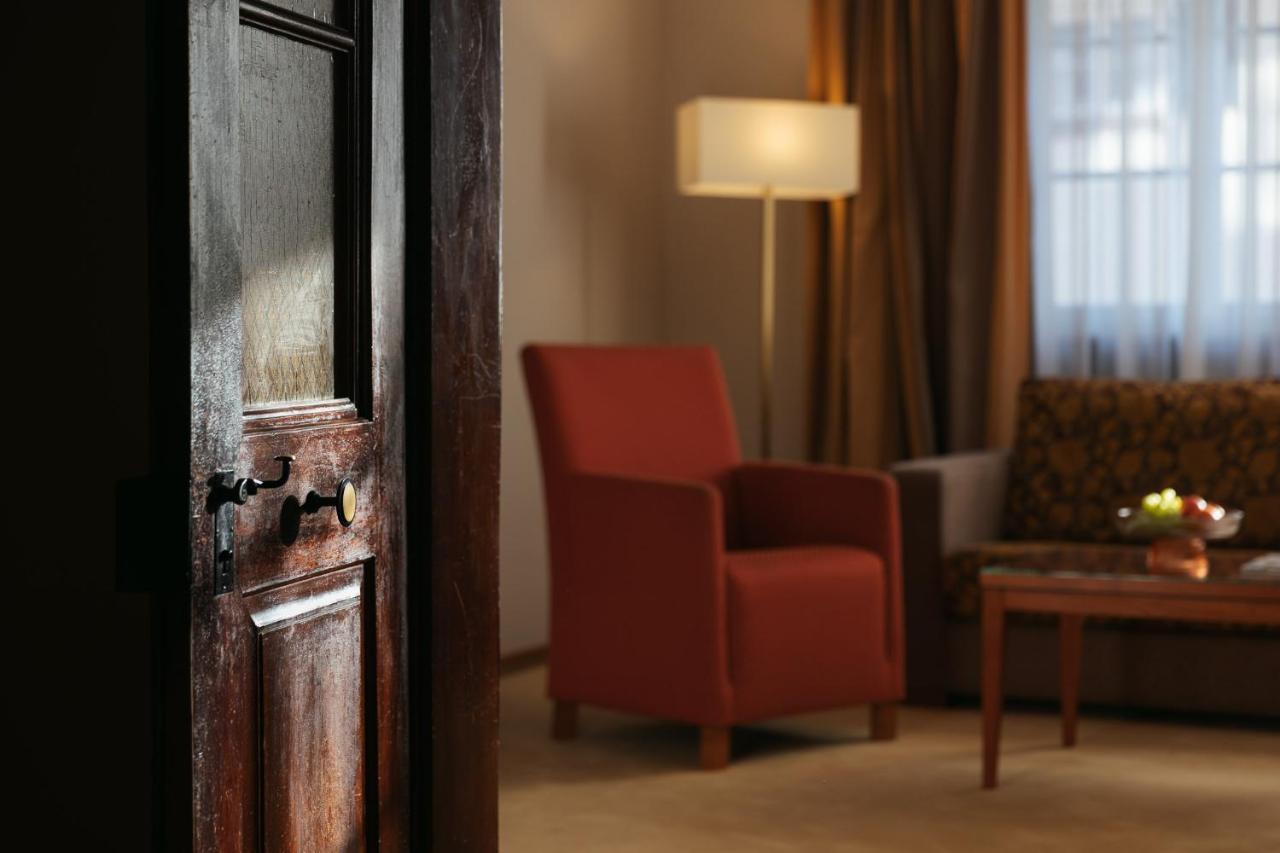 Deluxe Double or Twin Room with Lake View
