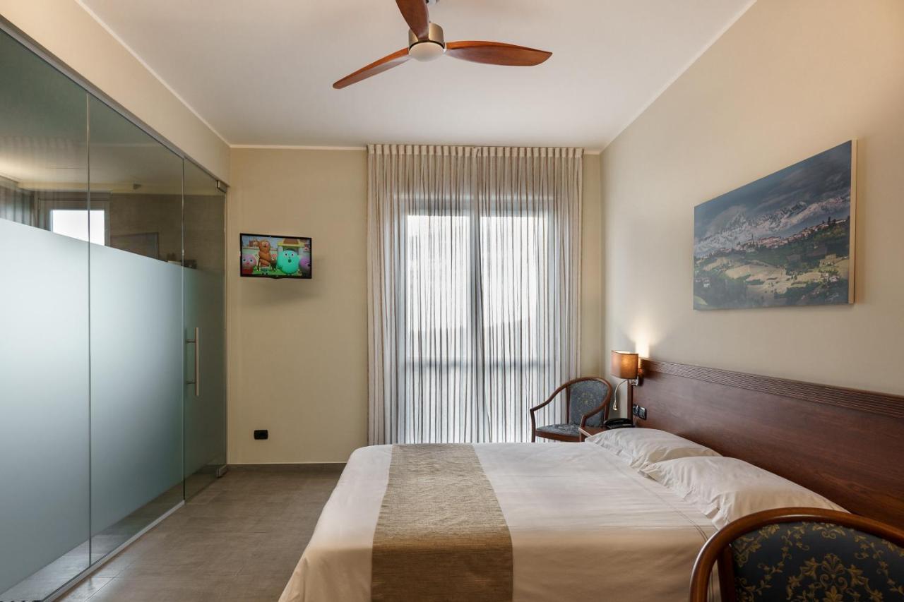 Standard Double Room,1557990127:JPEG