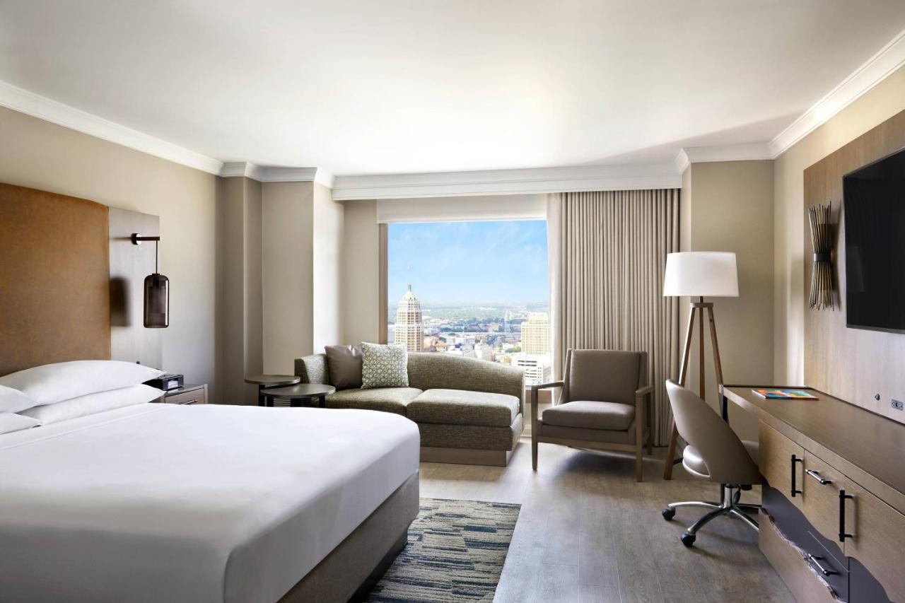 King Room,1555702321:JPEG
