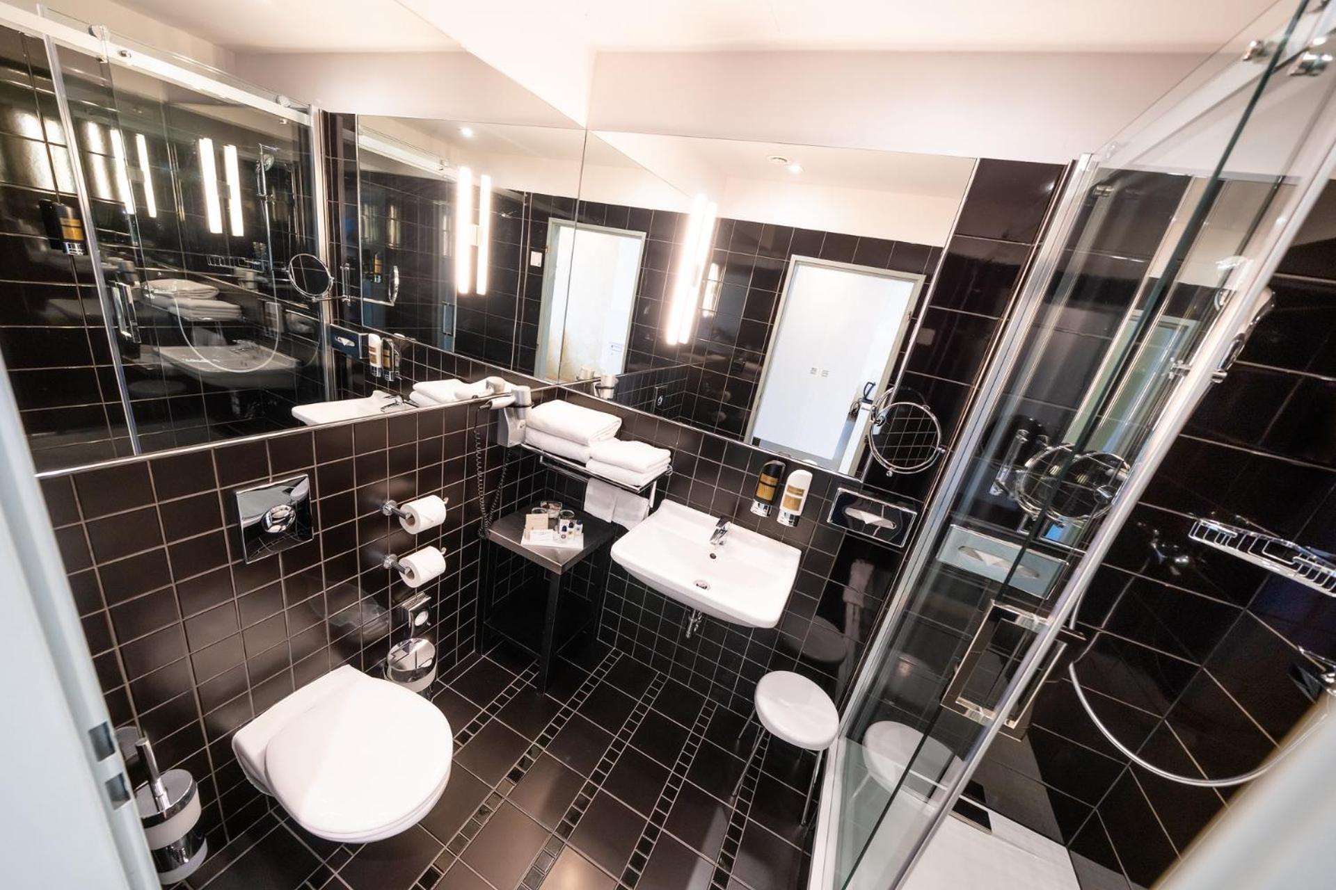 Junior Suite,1614776686:JPEG