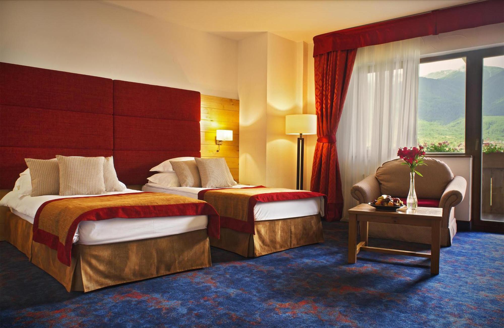 Deluxe Room Mountain View with Twin Beds