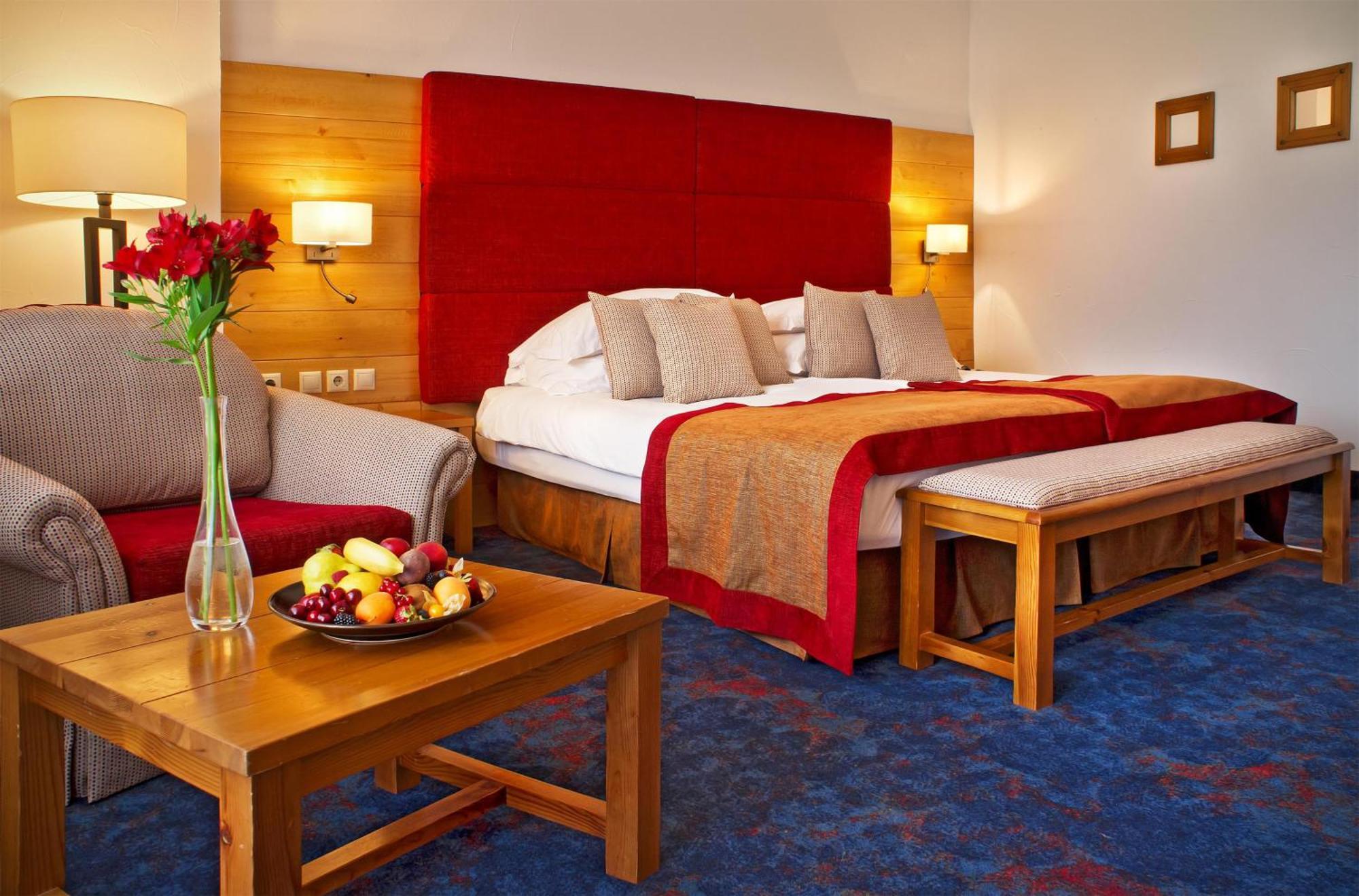 Deluxe Room Mountain View with King Bed