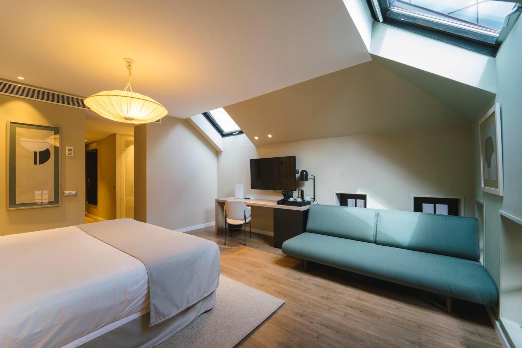 Premium Family Room,1436553985:JPEG