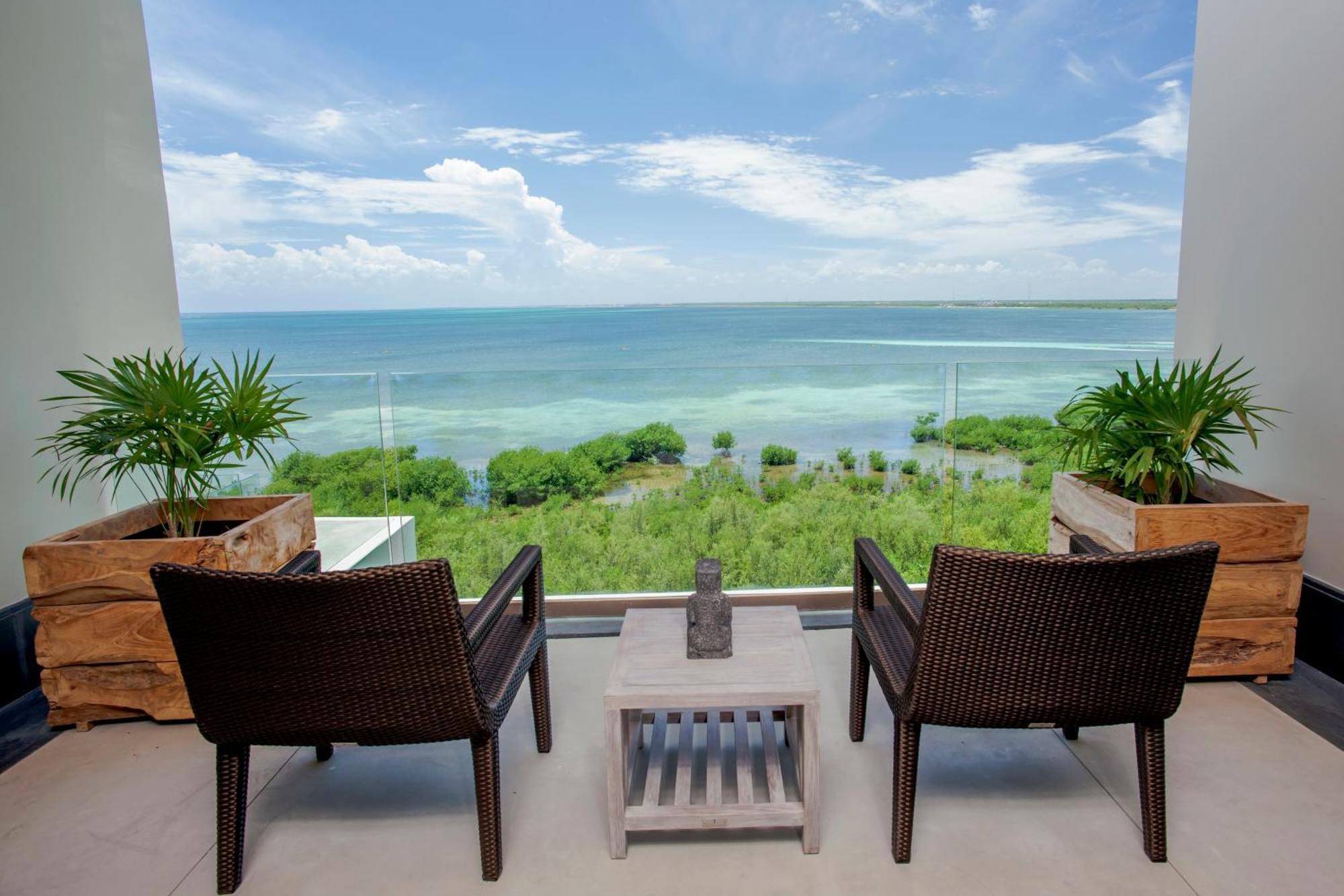 Deluxe King Ocean View