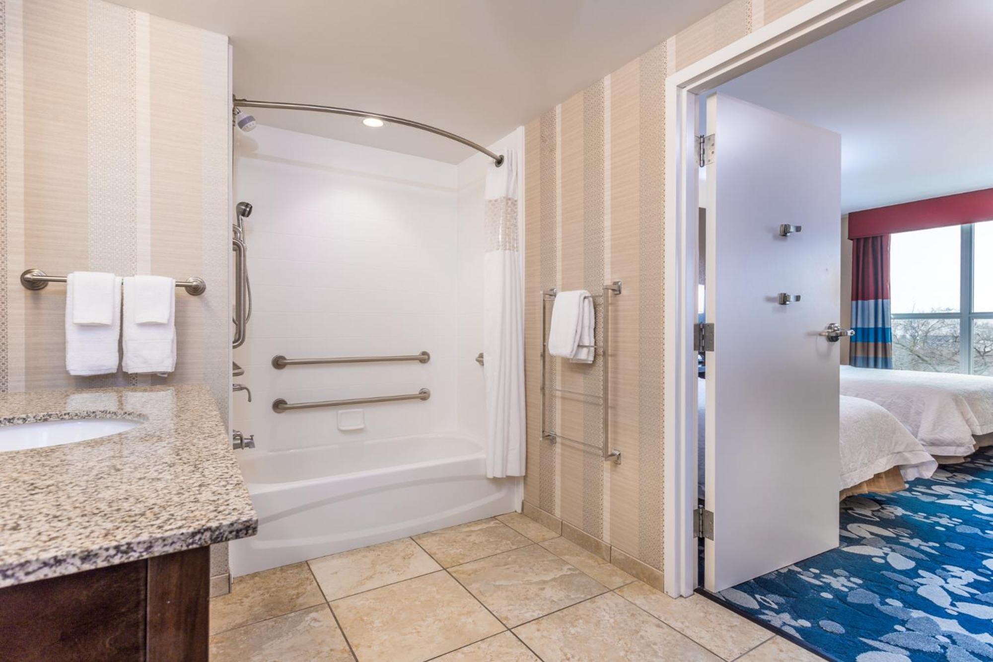 Queen Room with Two Queen Beds - Mobility and Hearing Access/Non-Smoking