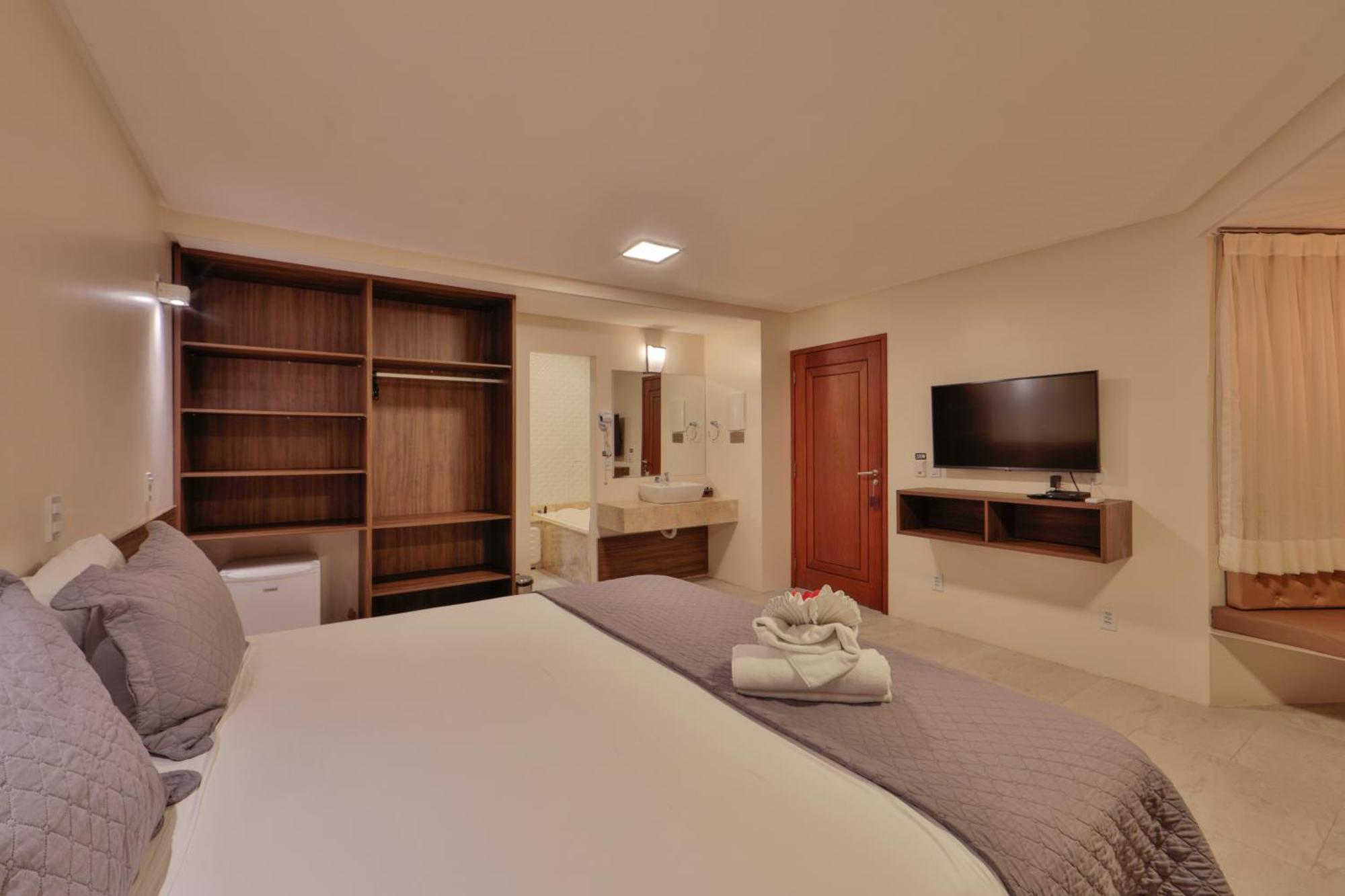 Premium Suite Spa Bath