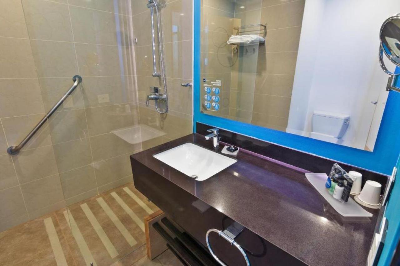 Twin Room,1739455300:JPEG