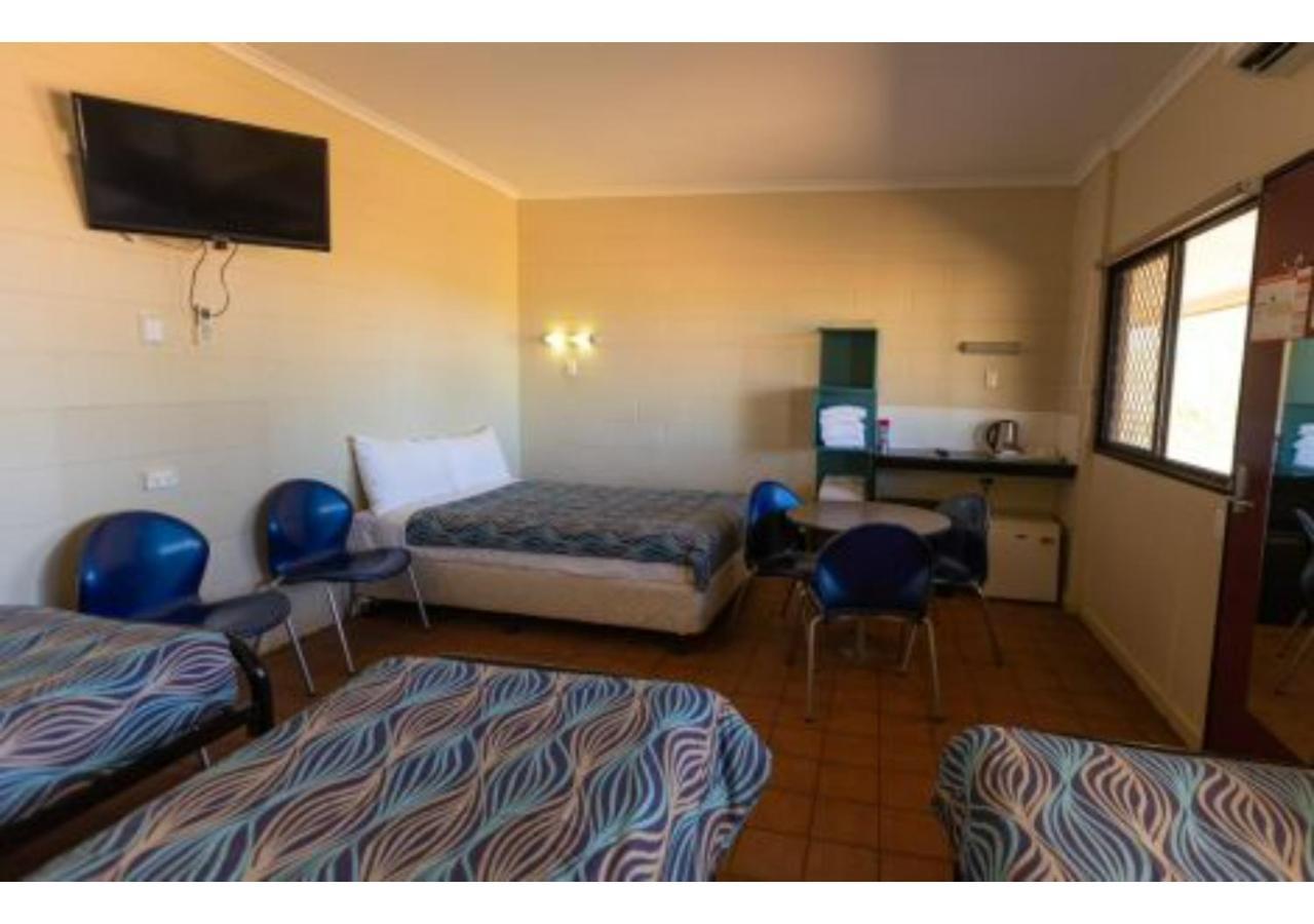 Budget Quad Lodge Room - Shared Bath