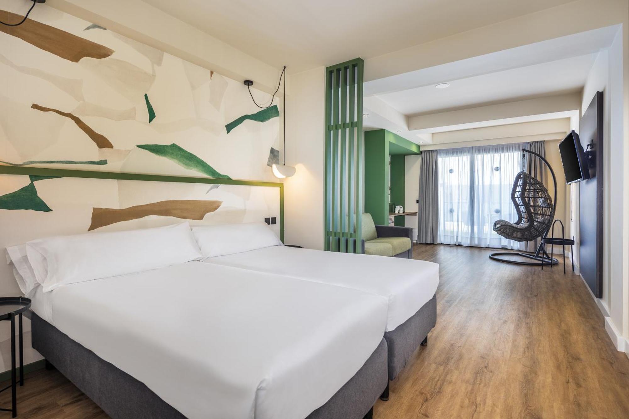 Double Room,1472114740:JPEG