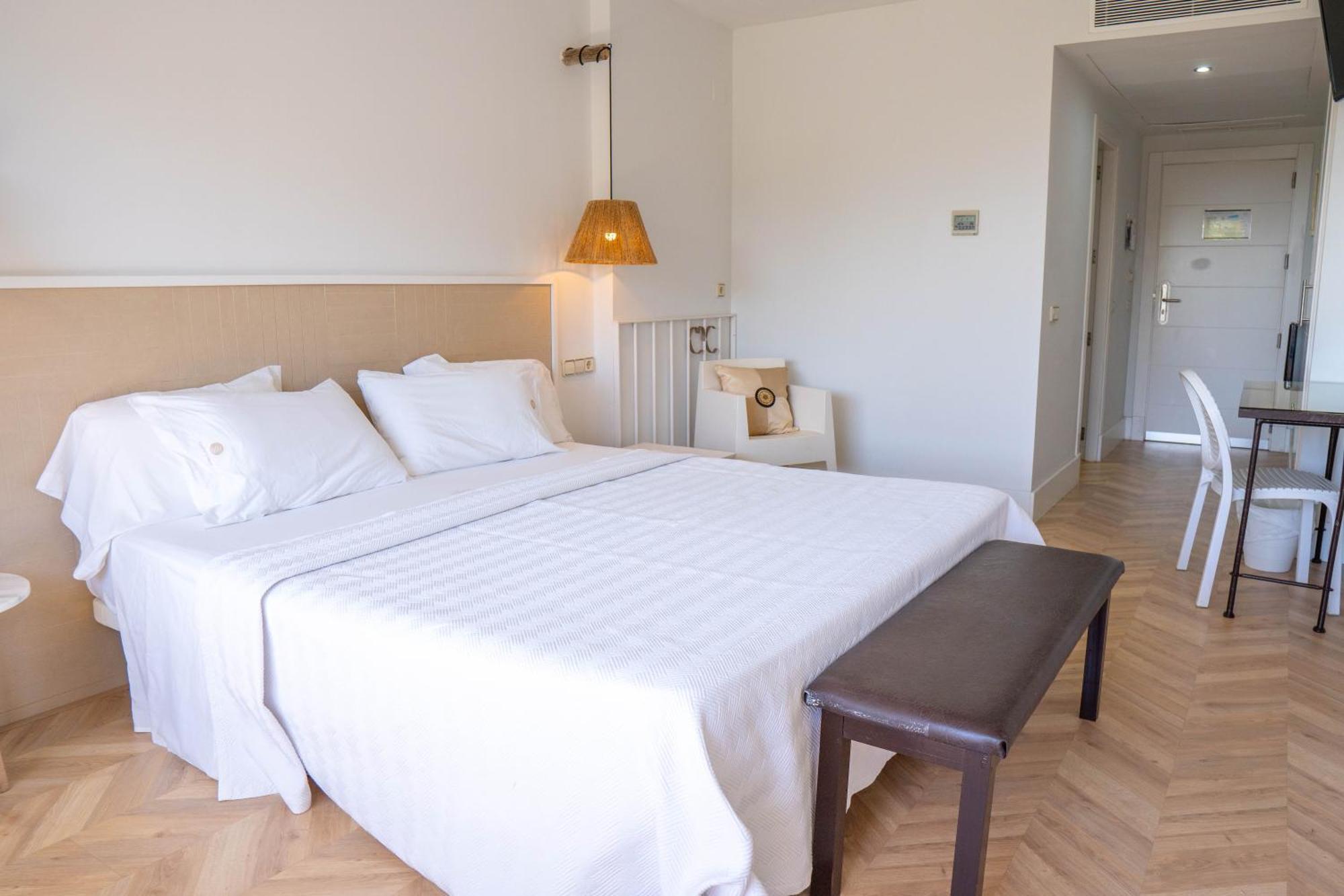 Double Room,1479489569:JPEG