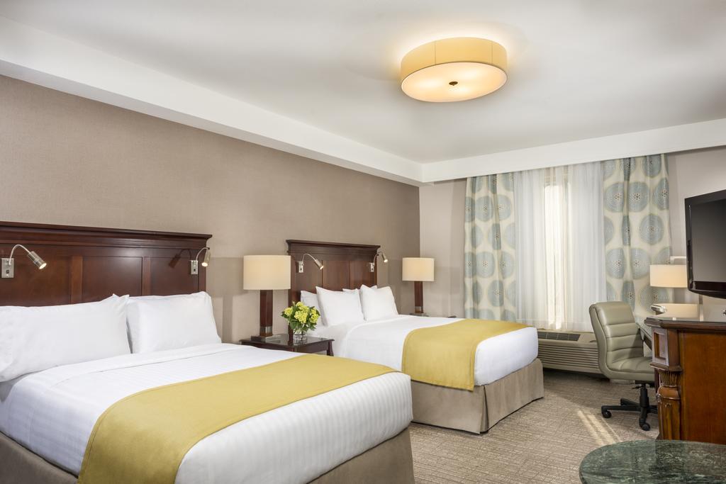 Deluxe Queen Room with Two Queen Beds