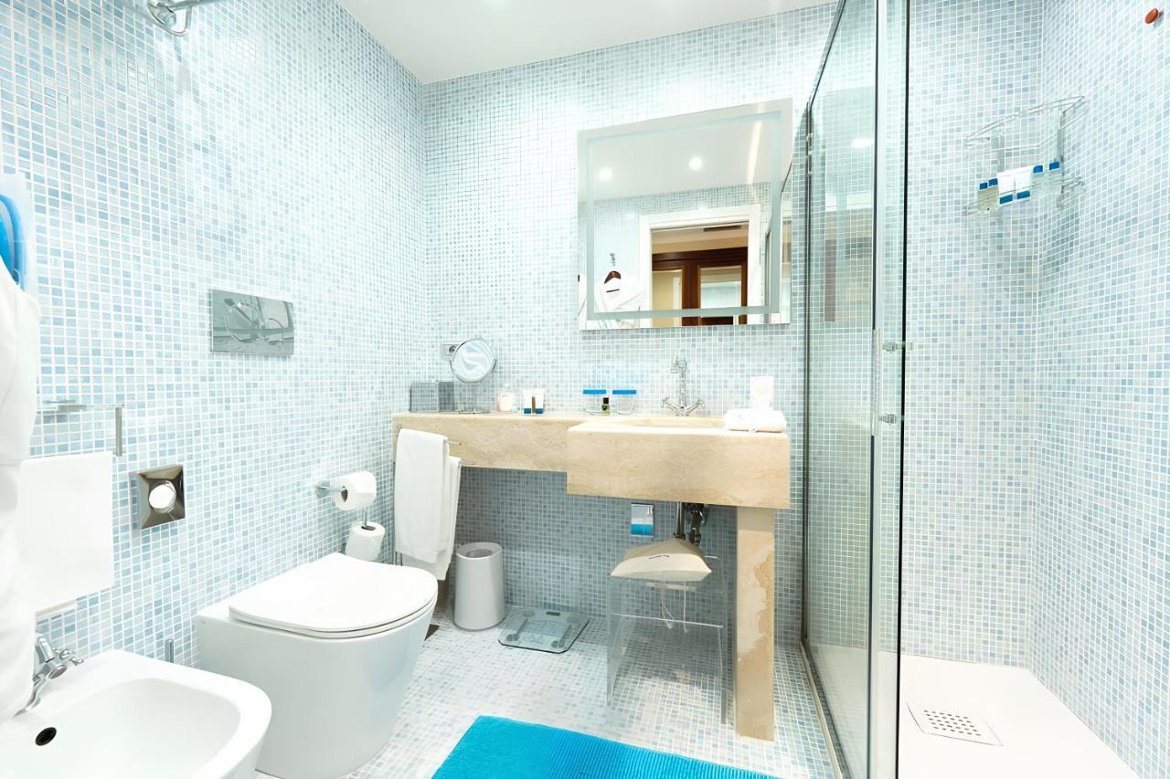 Premium Deluxe Double Room Balcony Sea View,1498492681:JPEG