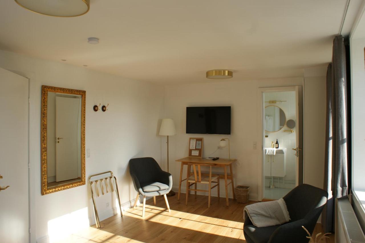 Superior Double Room Balcony,1498991233:JPEG