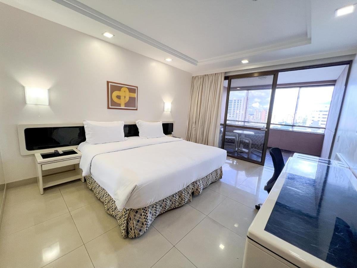 Apartamento com Varanda