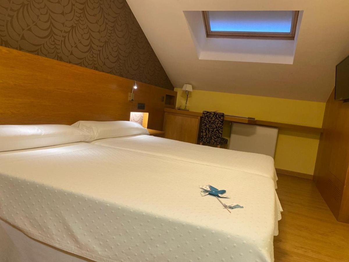 Double or Twin Room Attic,1499070250:JPEG