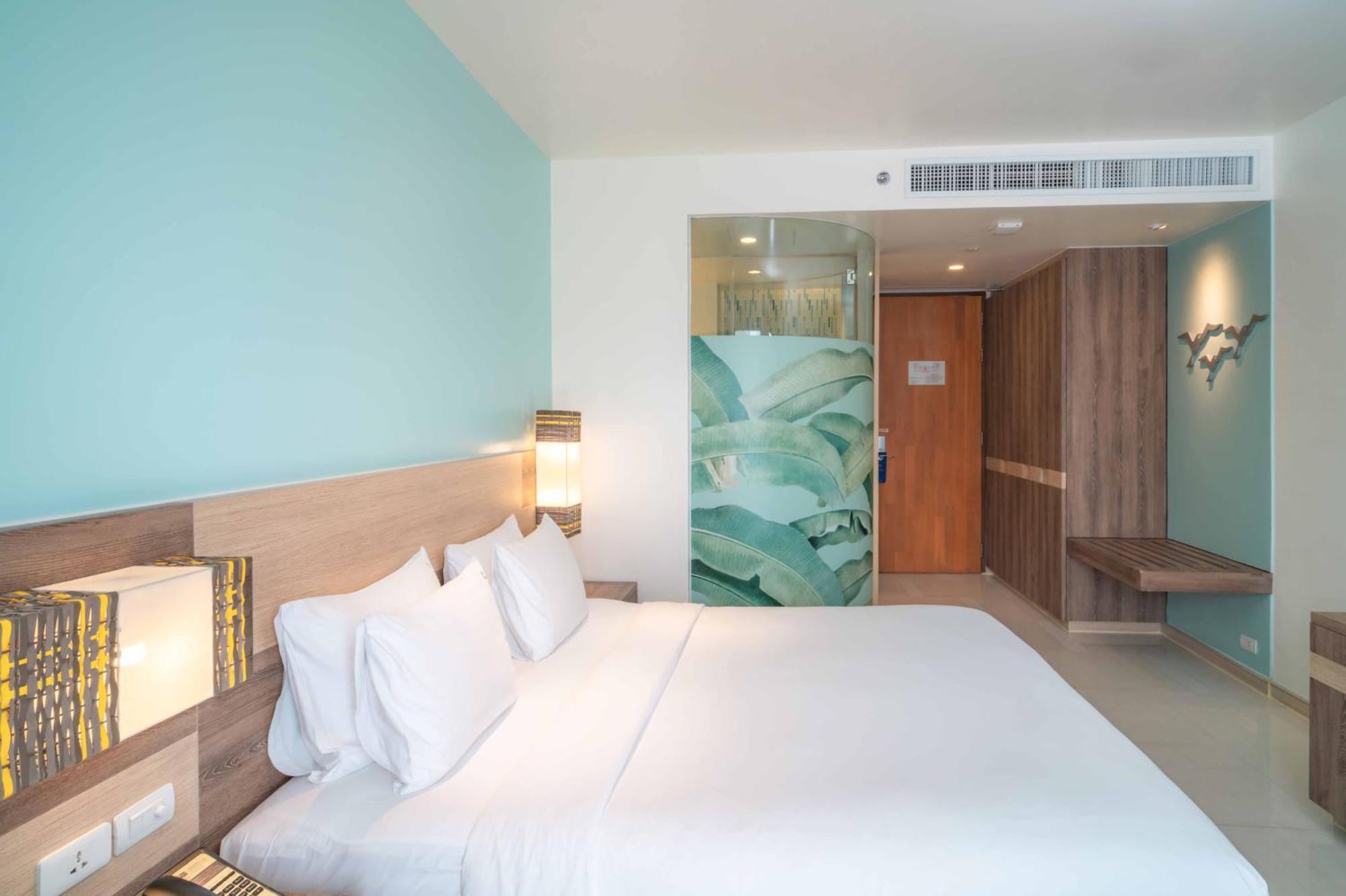 Standard King Room Accessible