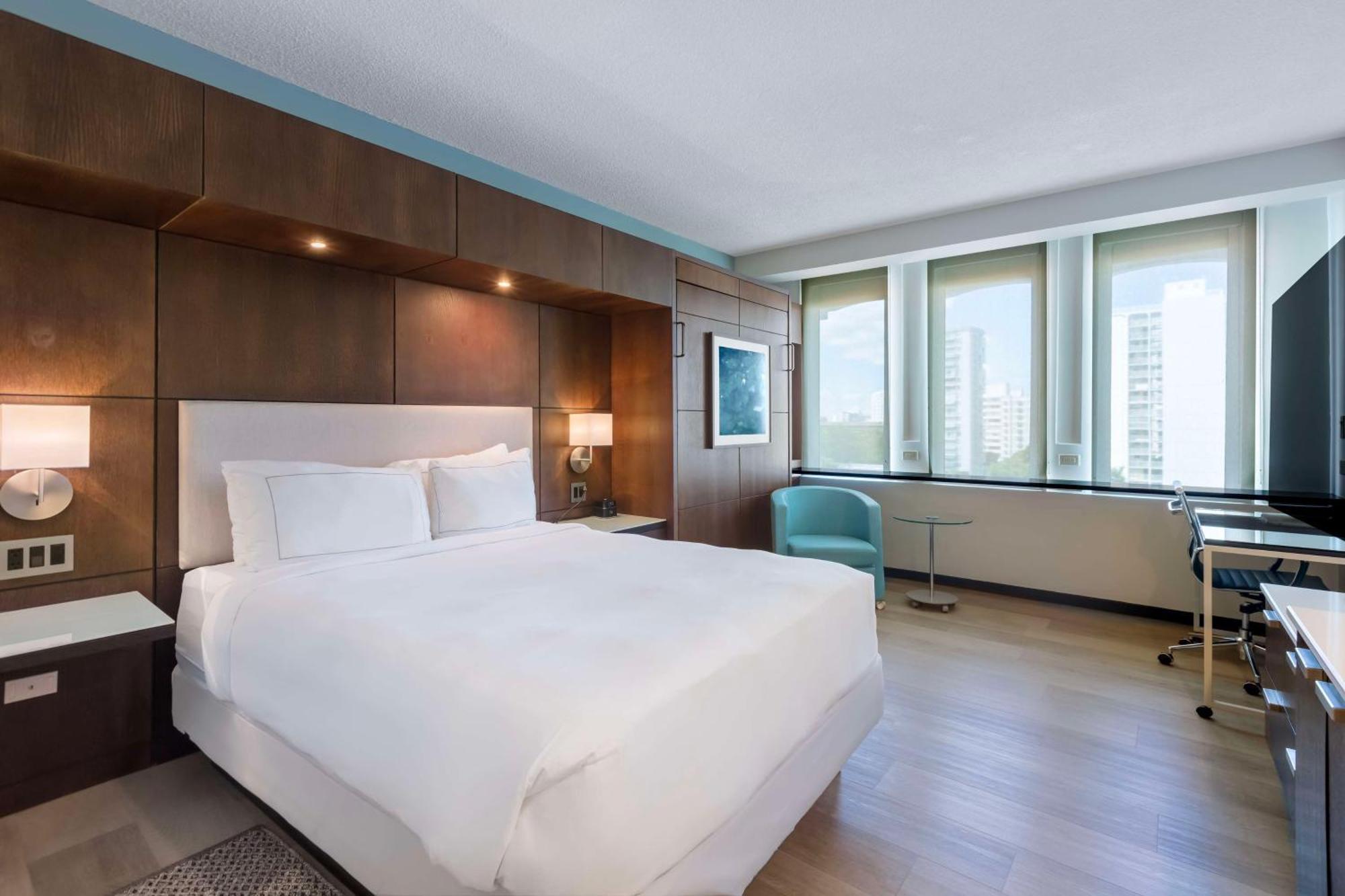 Queen Room with Extra Double Bed
