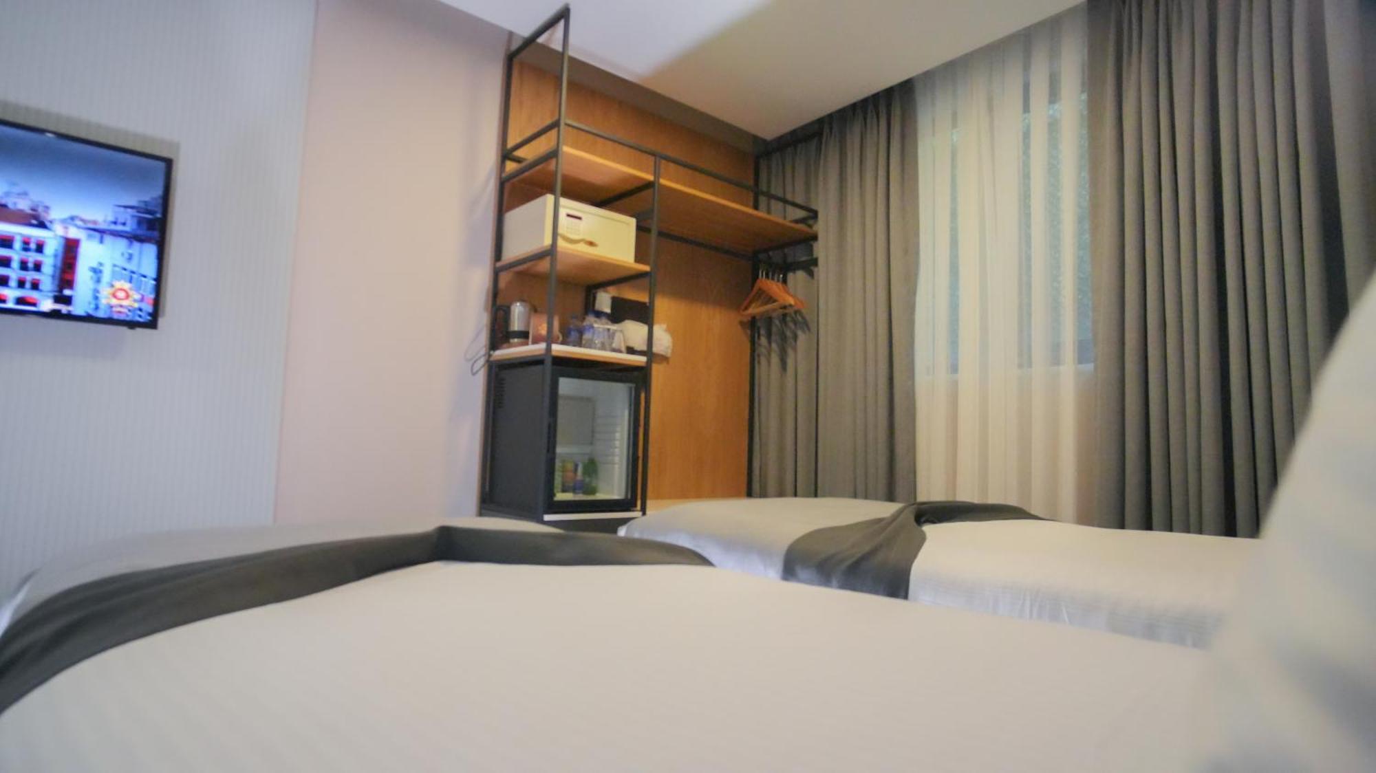 Quadruple Room,1498935094:JPEG