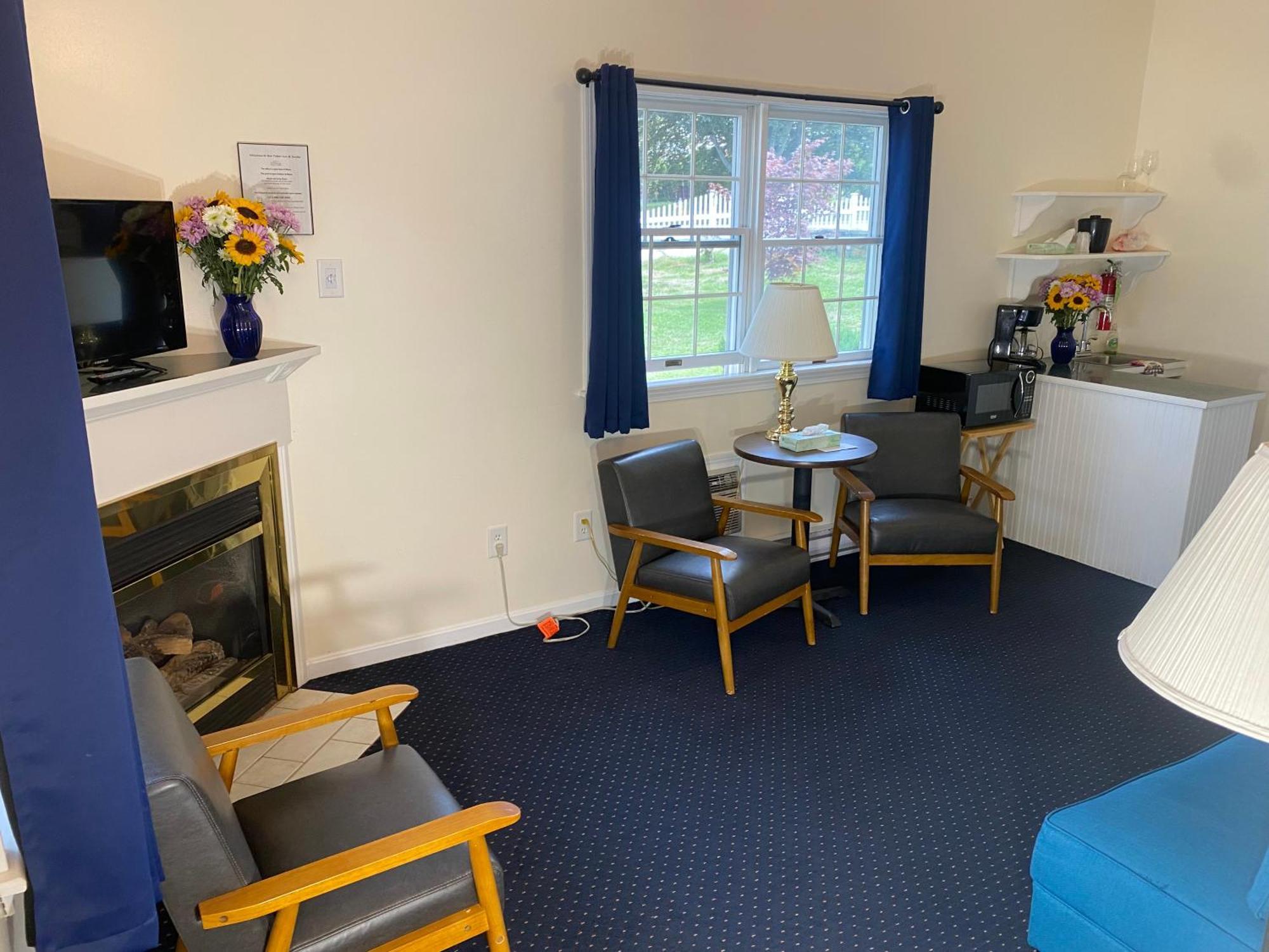Two-Bedroom Suite,1499599810:JPEG