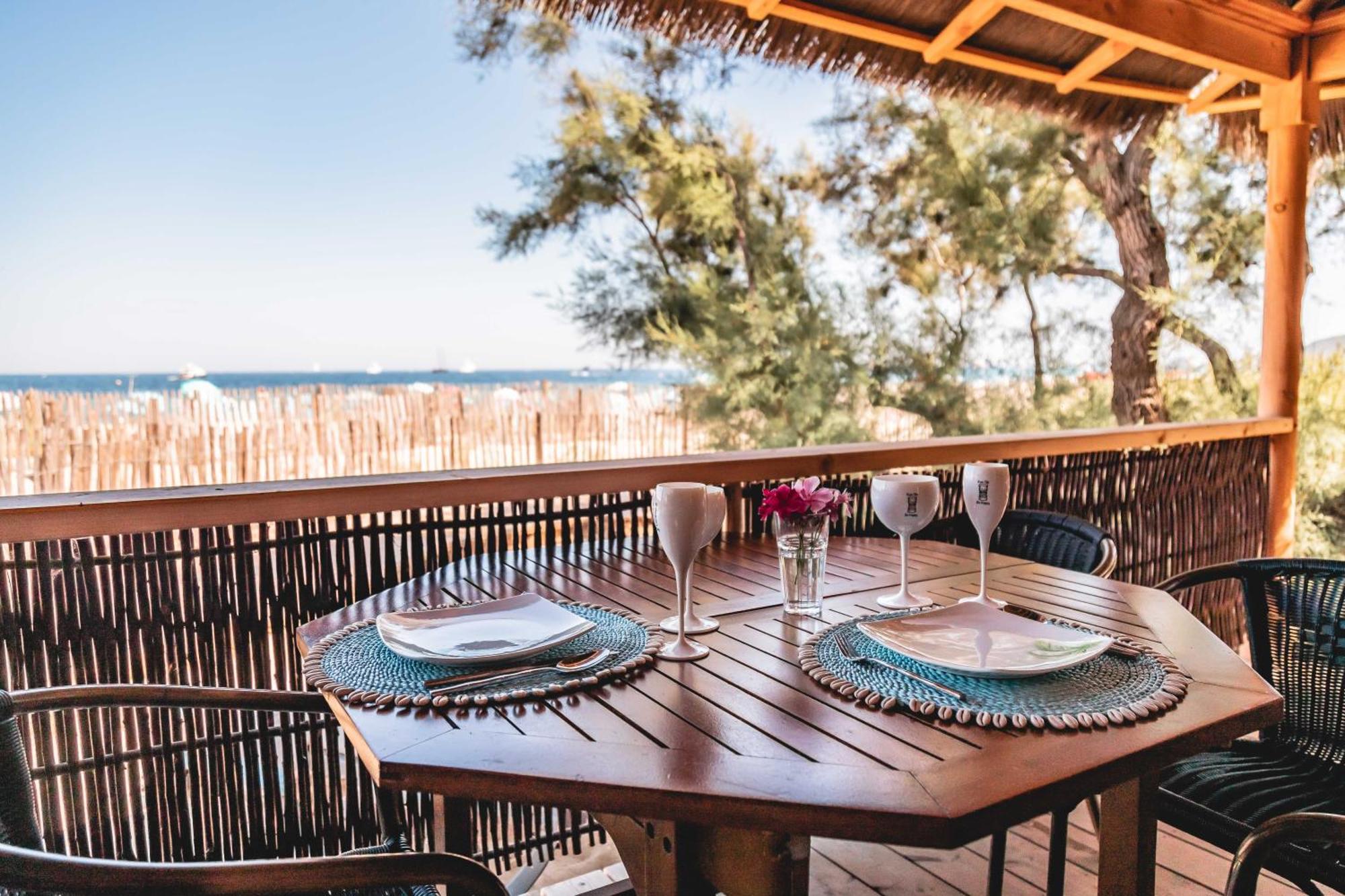 Tiki Hutte Beachfront Standard – 2 Bedrooms,1499163172:JPEG