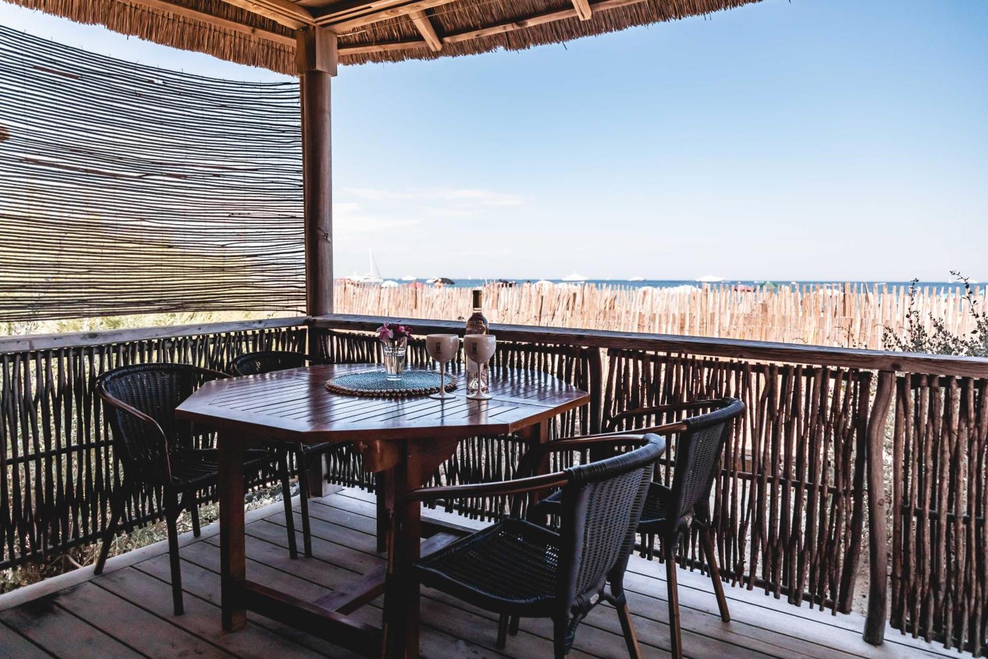 Tiki Hutte Beachfront Standard – 2 Bedrooms