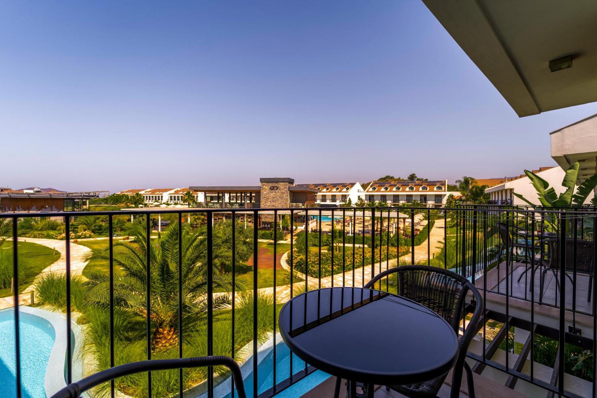 Double Room Pool View
