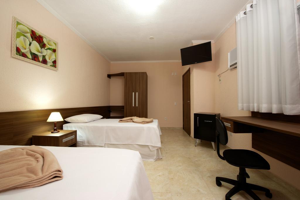 Quarto Executivo com Cama de Casal ou 2 de Solteiro