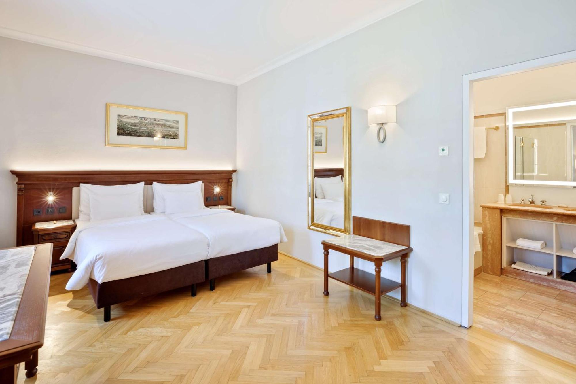 One-Bedroom Suite,1516440109:JPEG