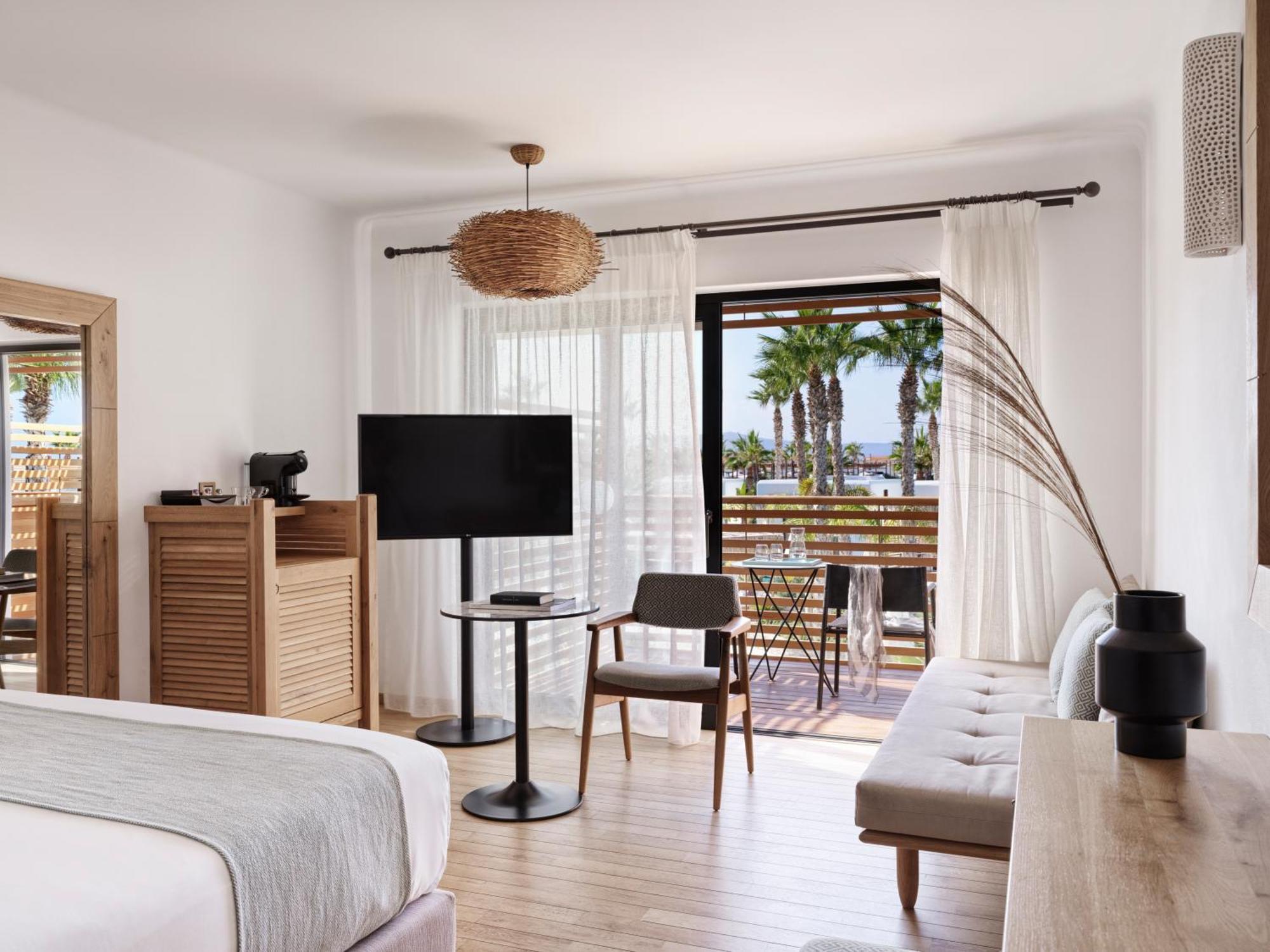 Luxury Double Room Pool View,1522563514:JPEG