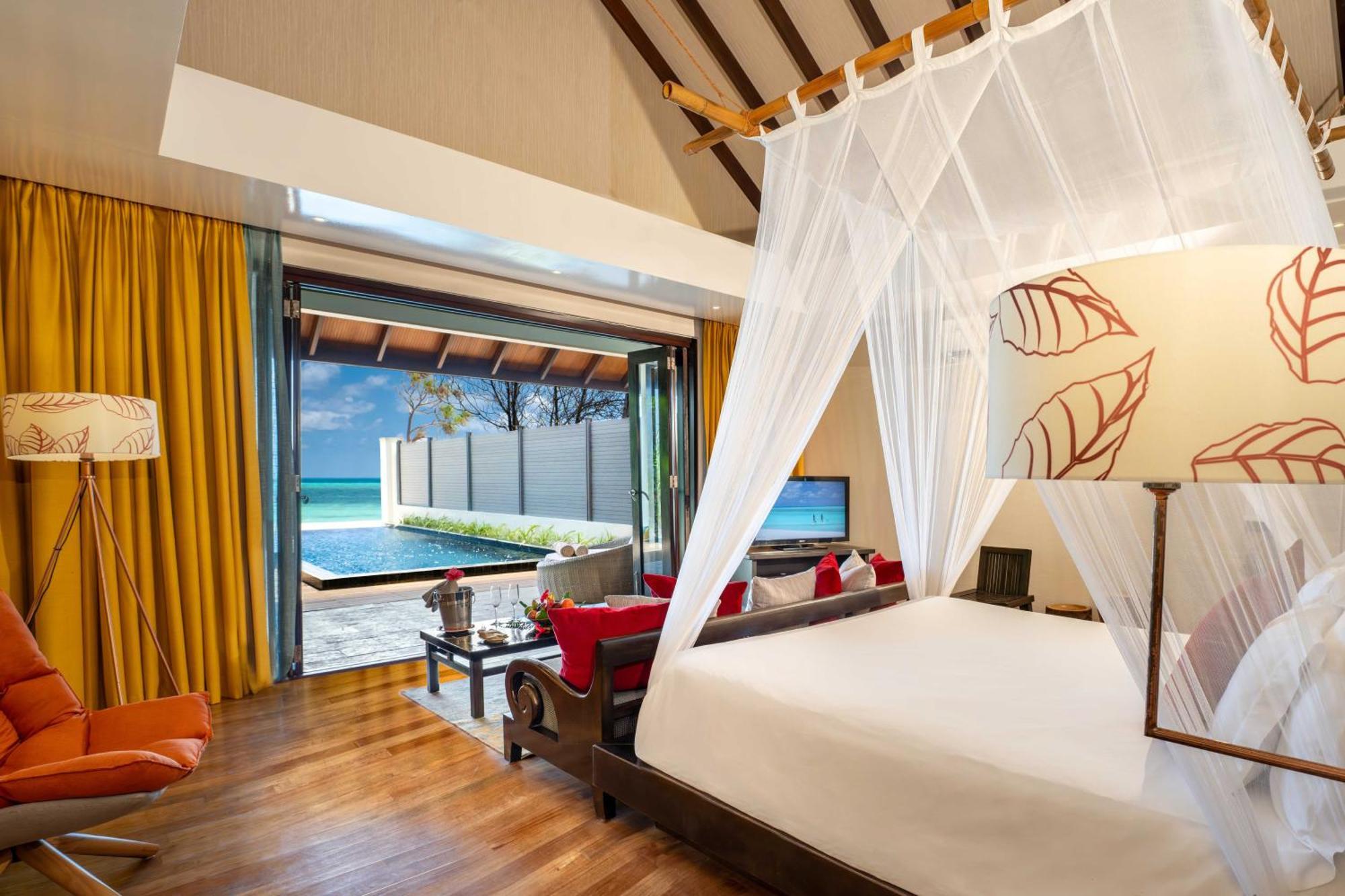 Kanifushi Beach Villa Pool