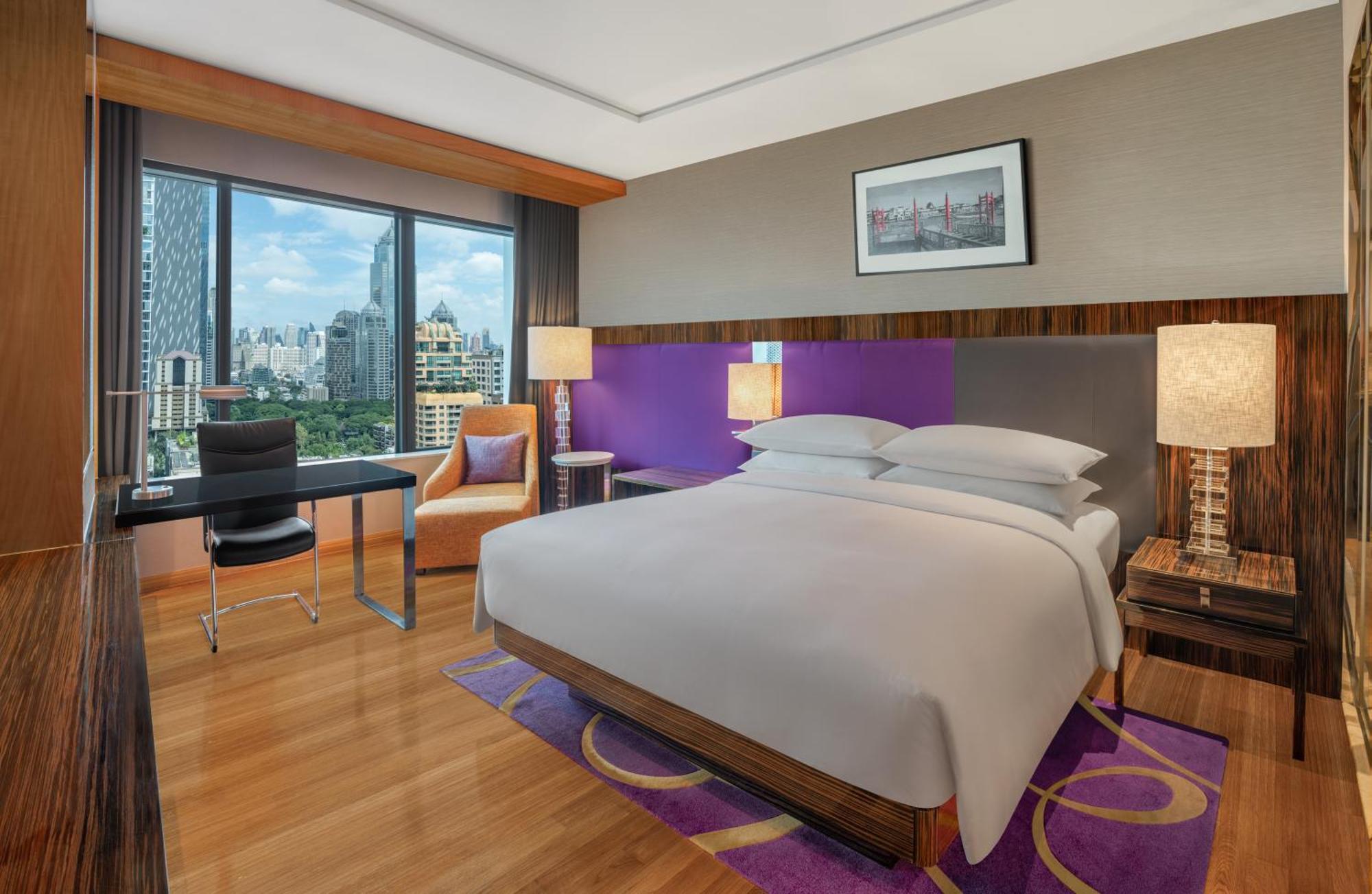 Executive Club Room King Bed High Floor