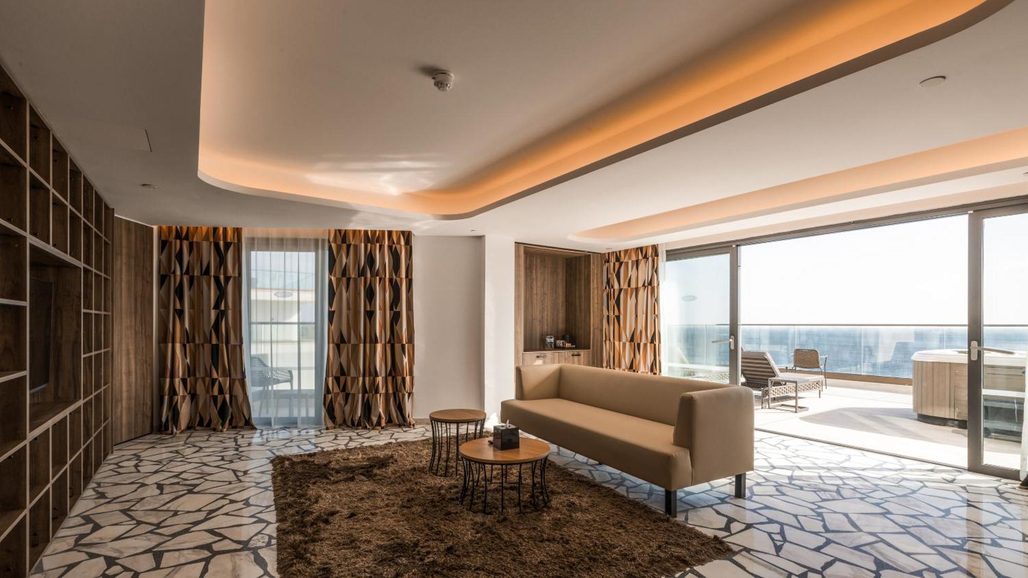 Executive Suite mit Meerblick und Whirlpool