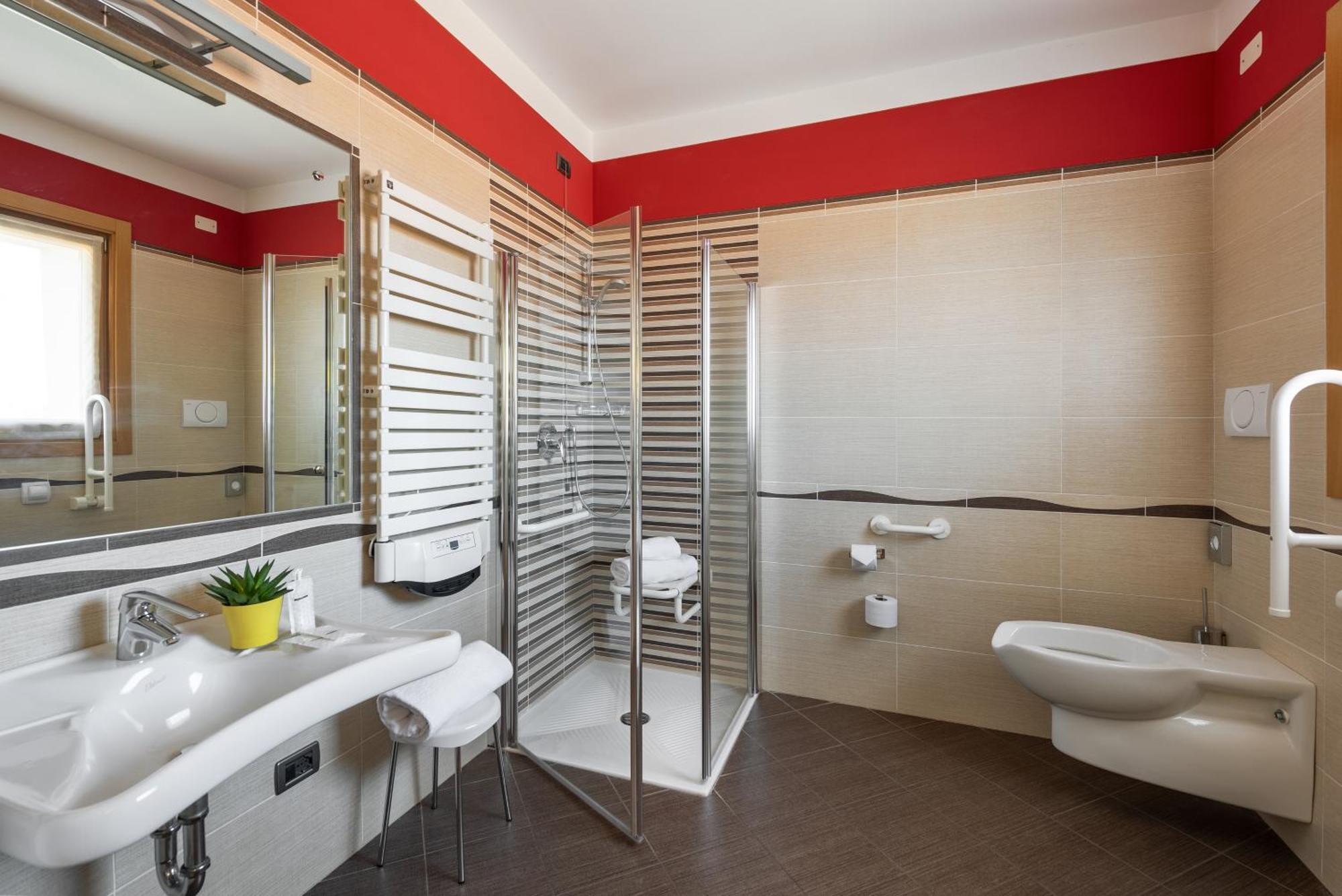 Double or Twin Room Disability Access