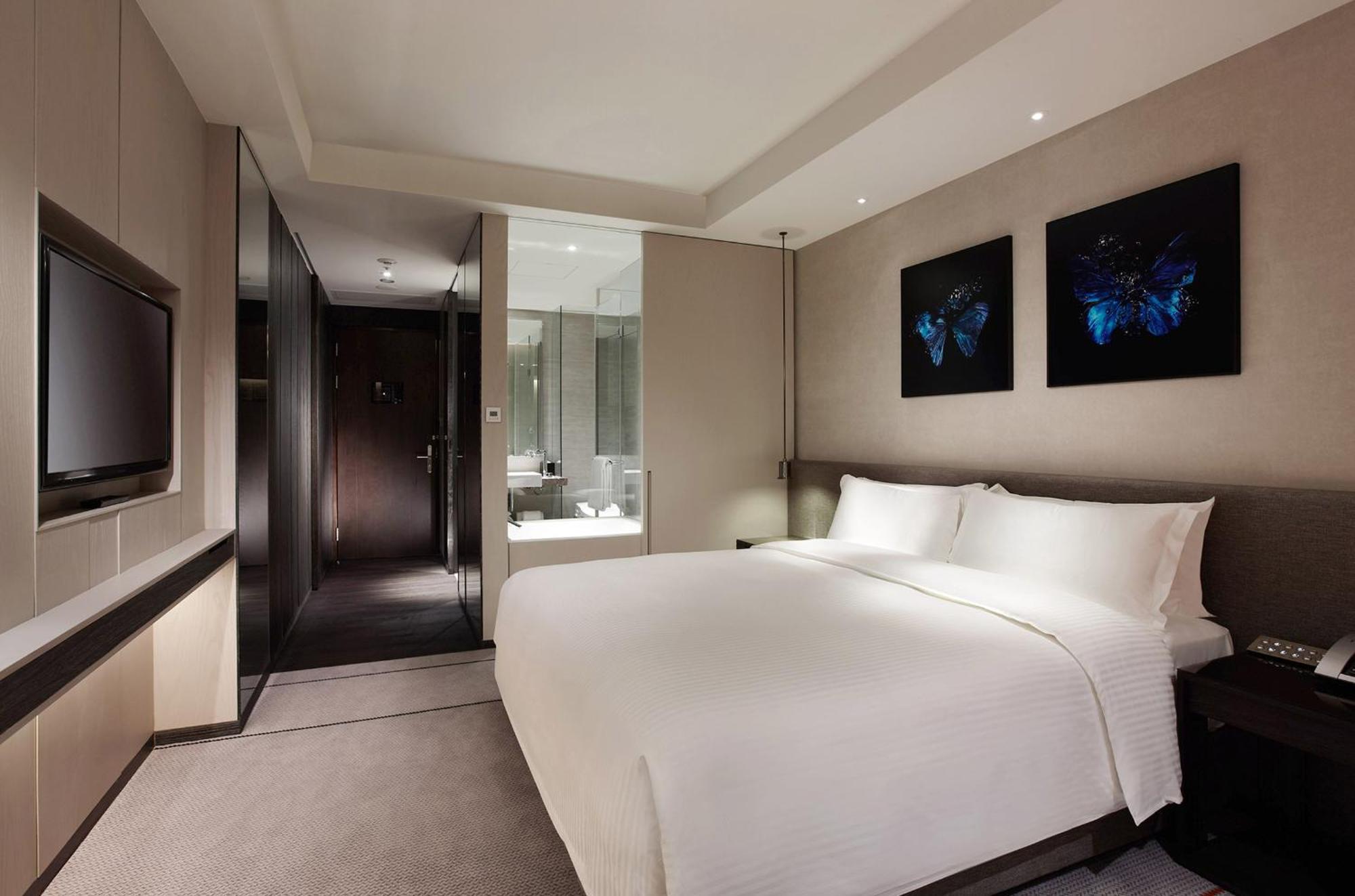 Deluxe Twin Room with Landmark View