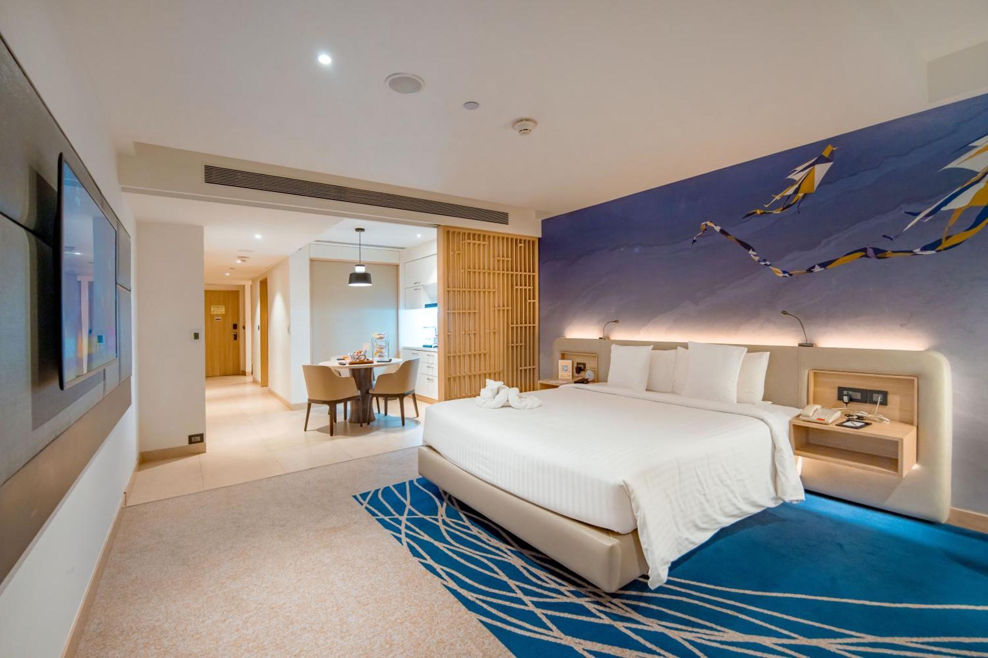 Premier Suite with Lounge Access - 20% Discount on Food & Beverage and Laundry