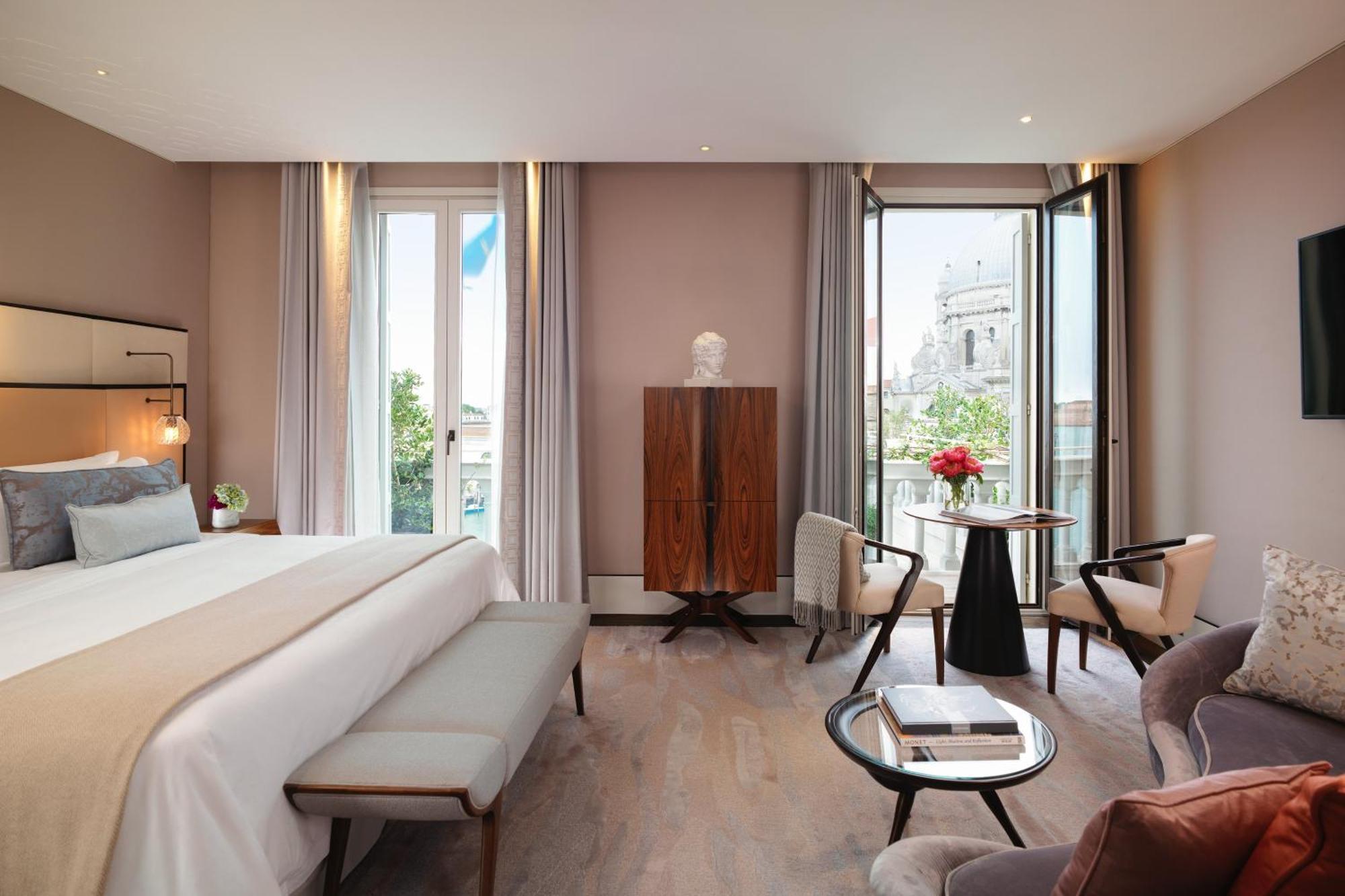 King Room Terrace Canal View