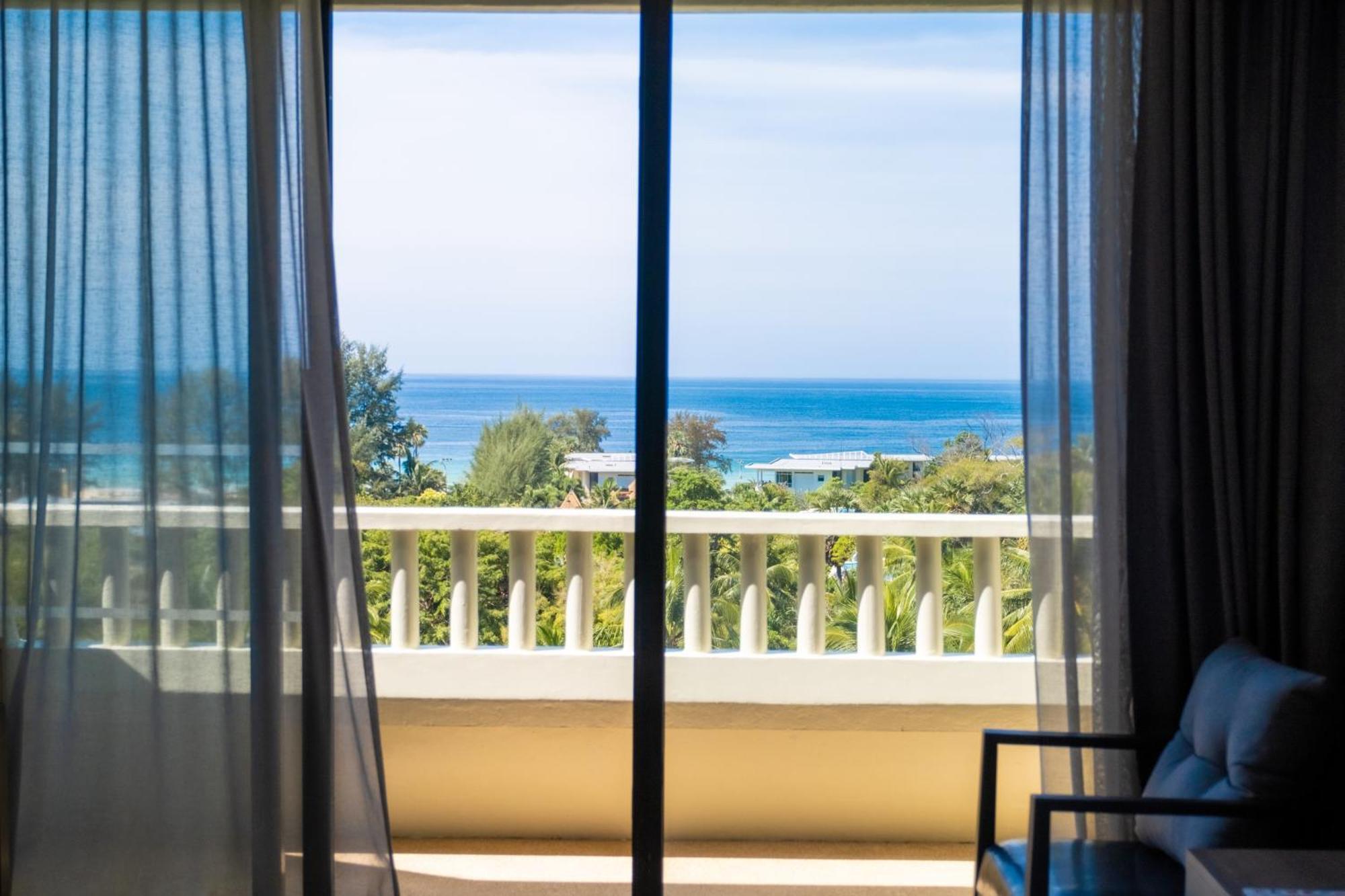 Paradox Sea View King