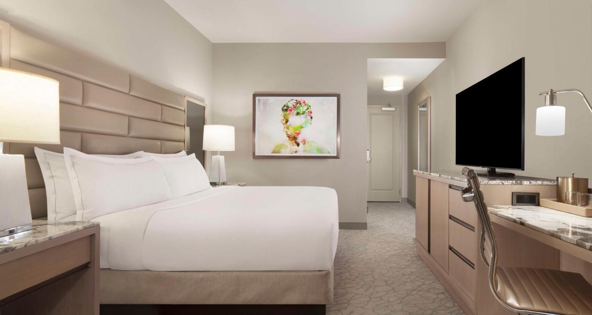 Deluxe King Room City View,1537122982:JPEG