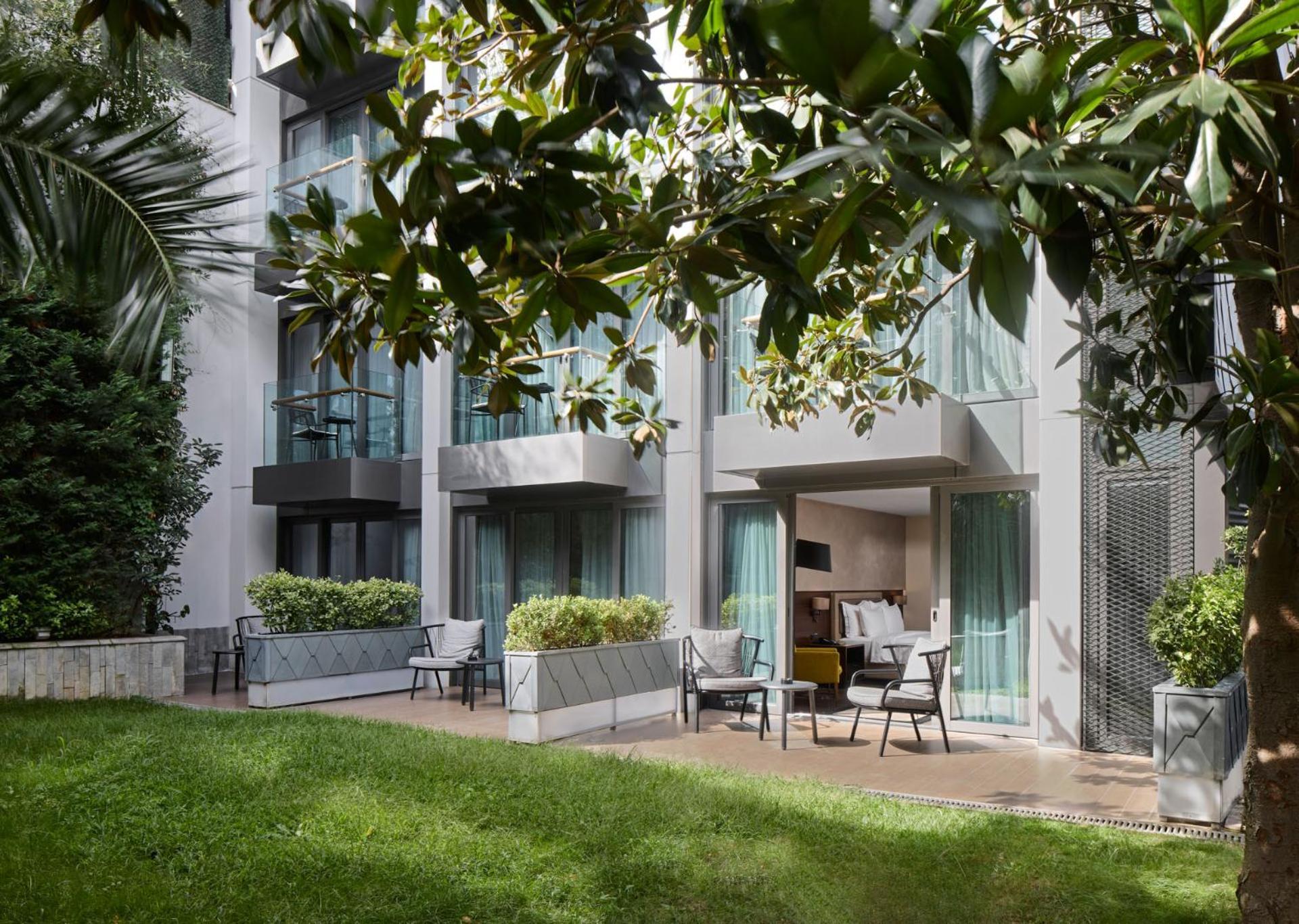 Suite with Garden View