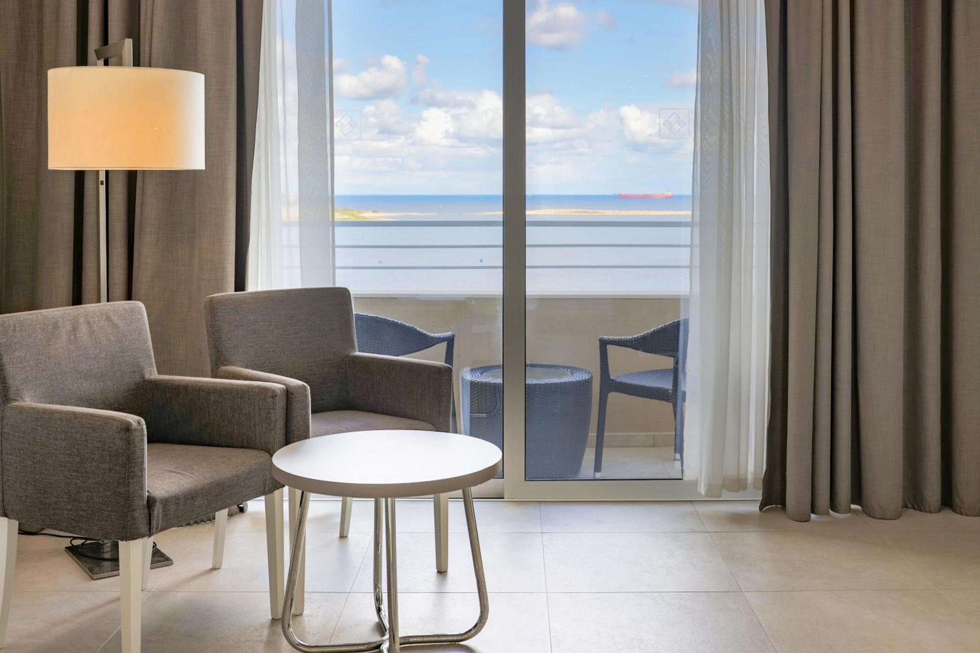 Double or Twin Room with Sea View