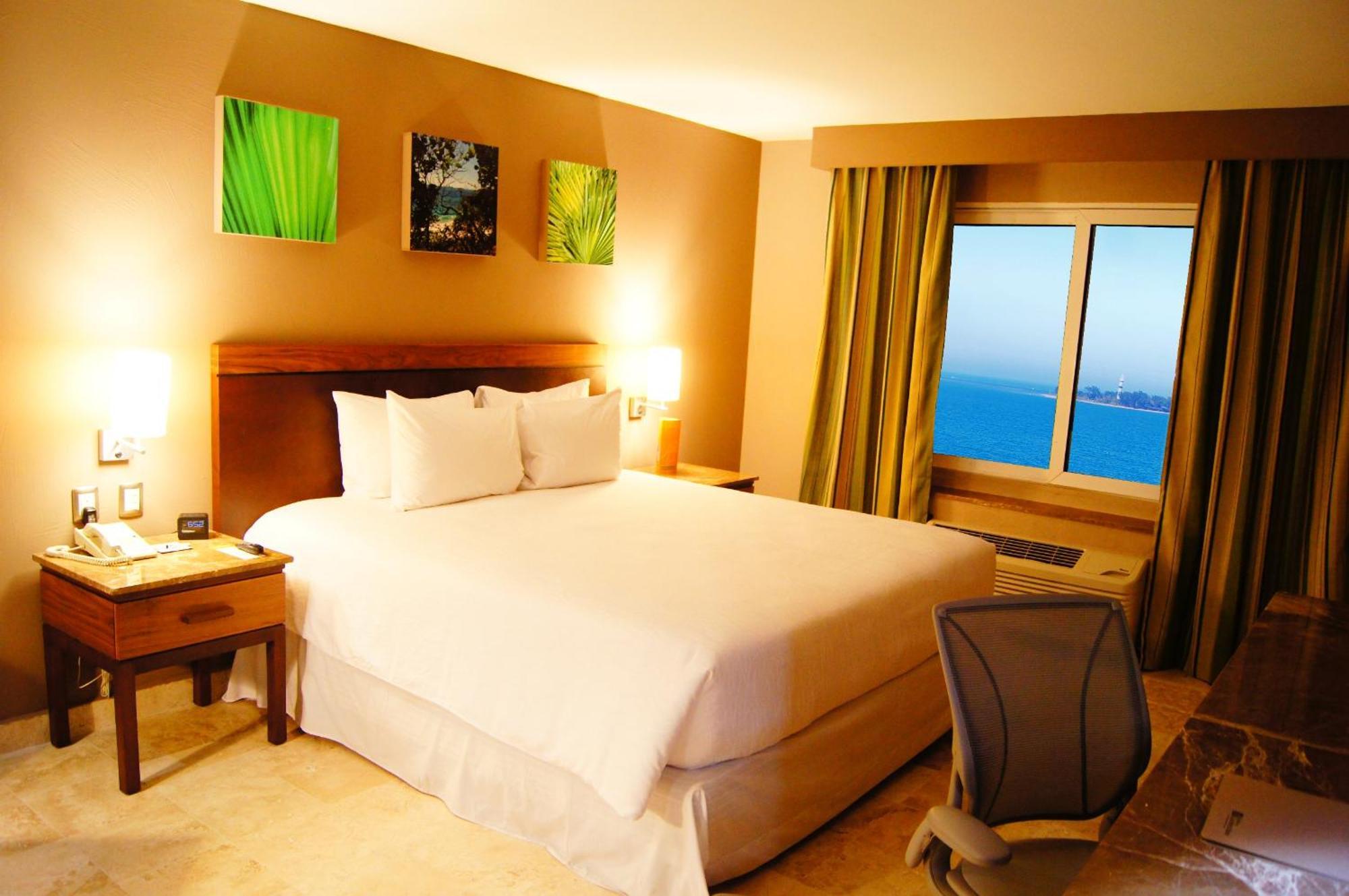 King Room Ocean View,1539973375:JPEG