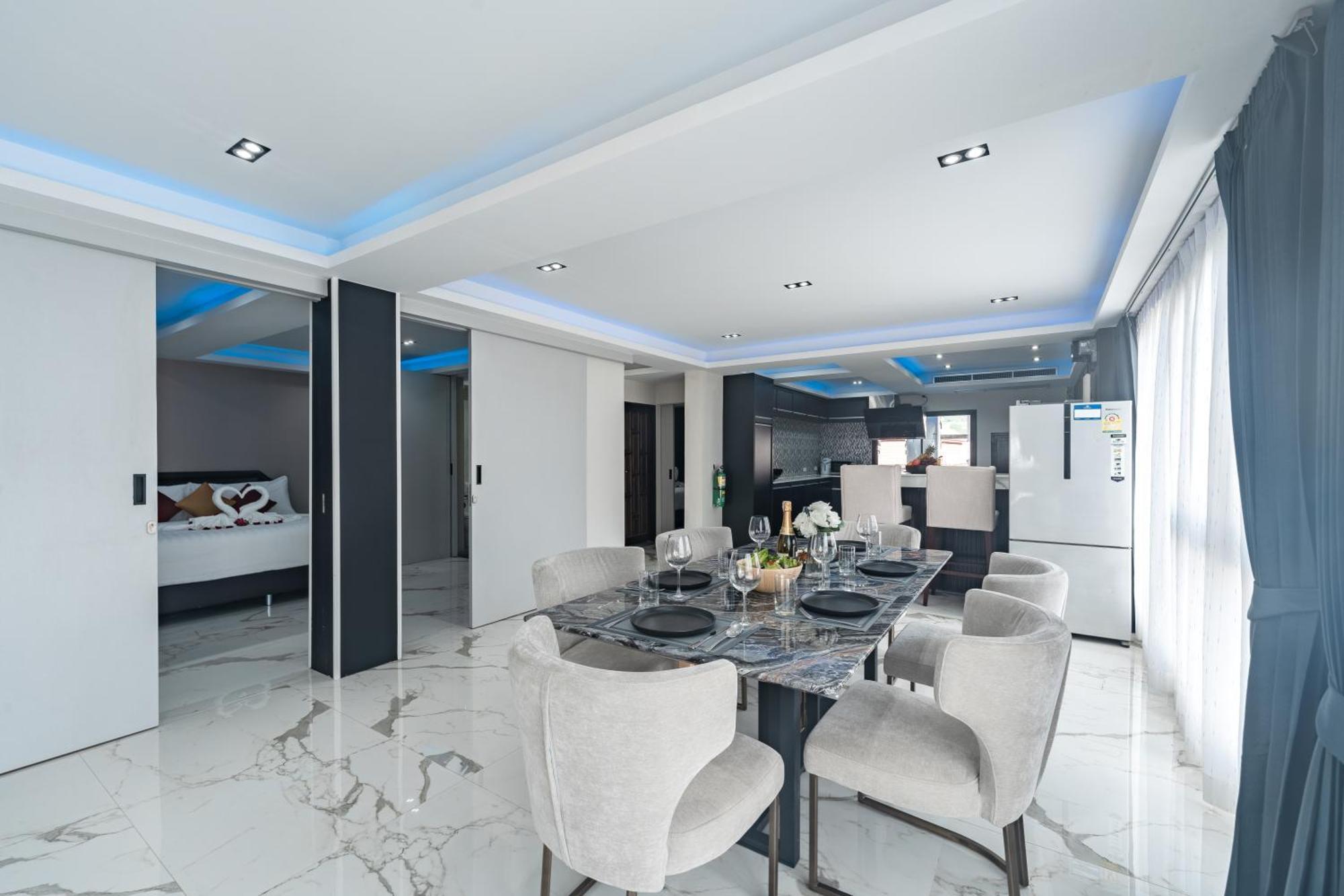 Three-Bedroom Apartment Ocean View