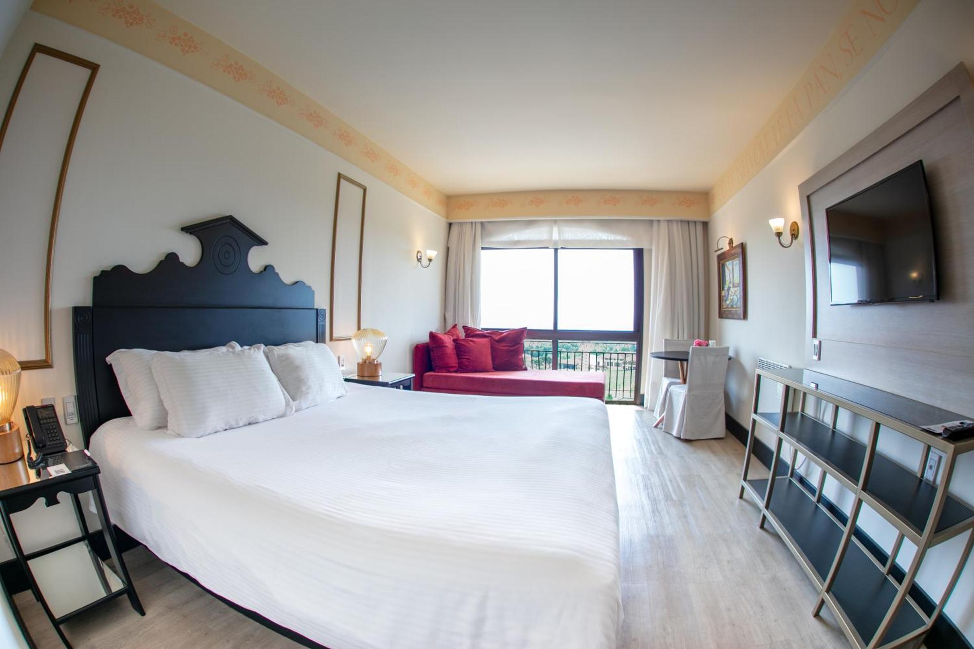 Regencial NS Vista Panoramica Deluxe Guest room 1 King,1541036998:JPEG
