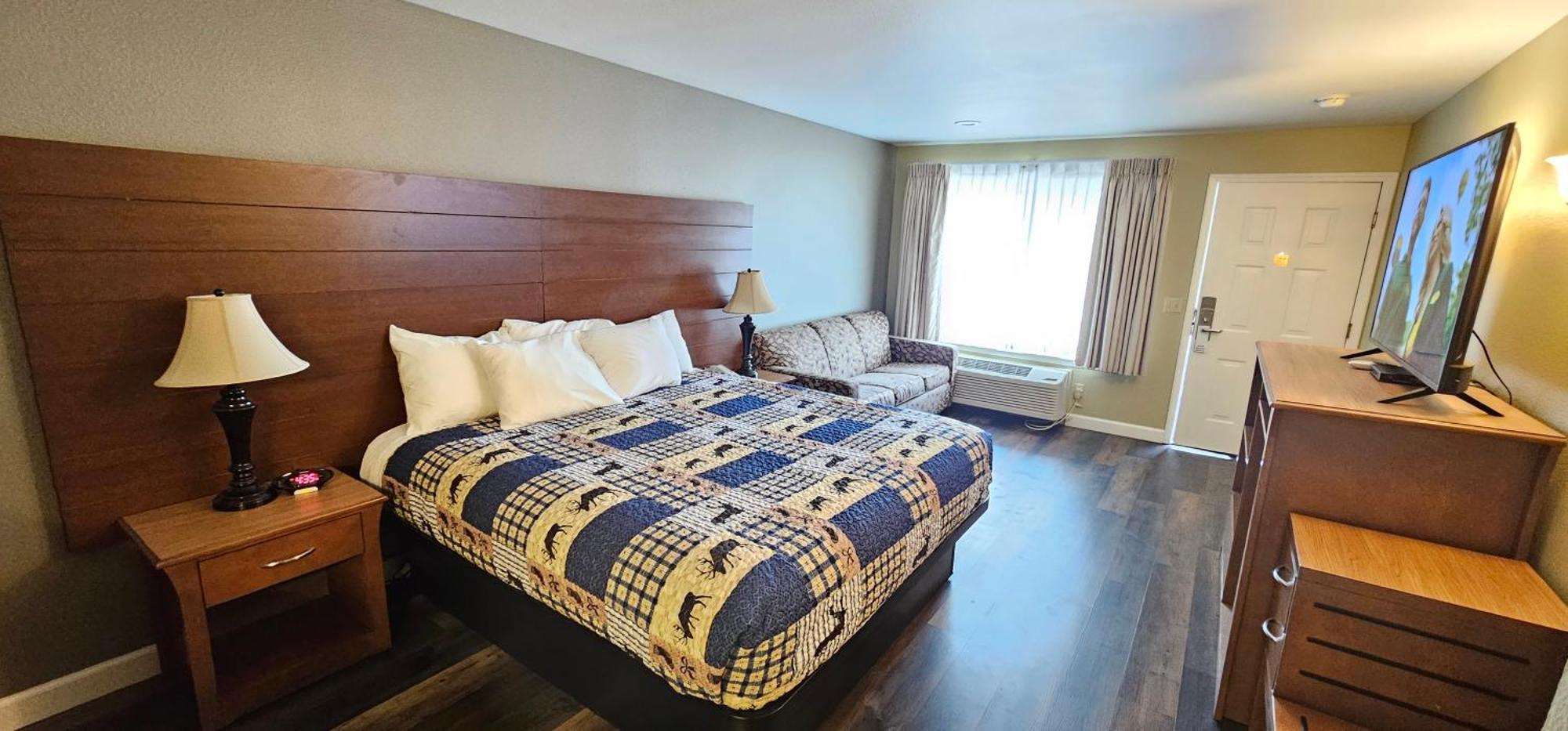 Deluxe King Room