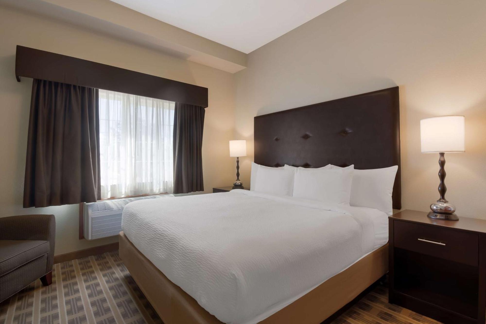 One-Bedroom King Suite with Sofa Bed and Full Kitchen