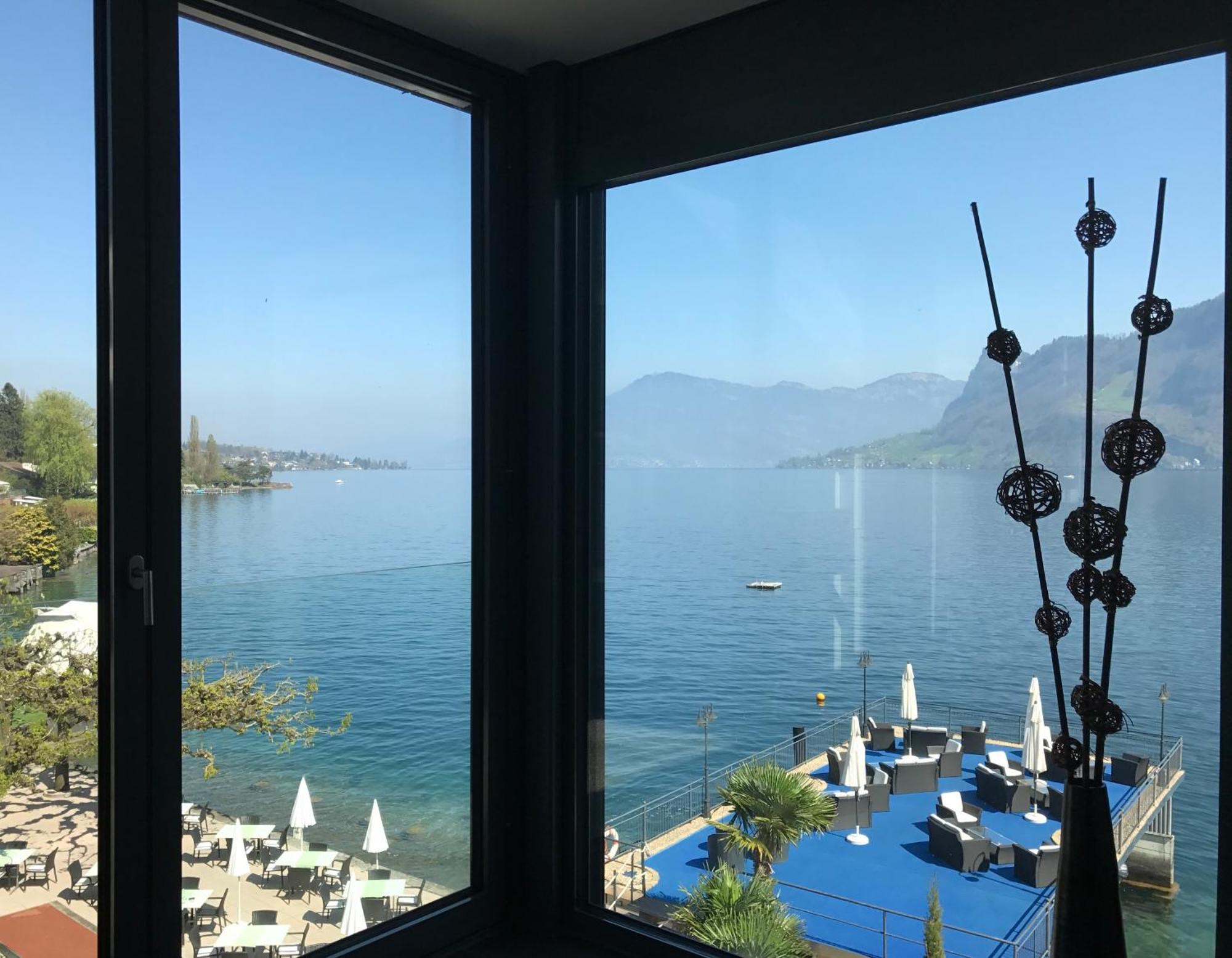 Corner Junior Suite Lake View