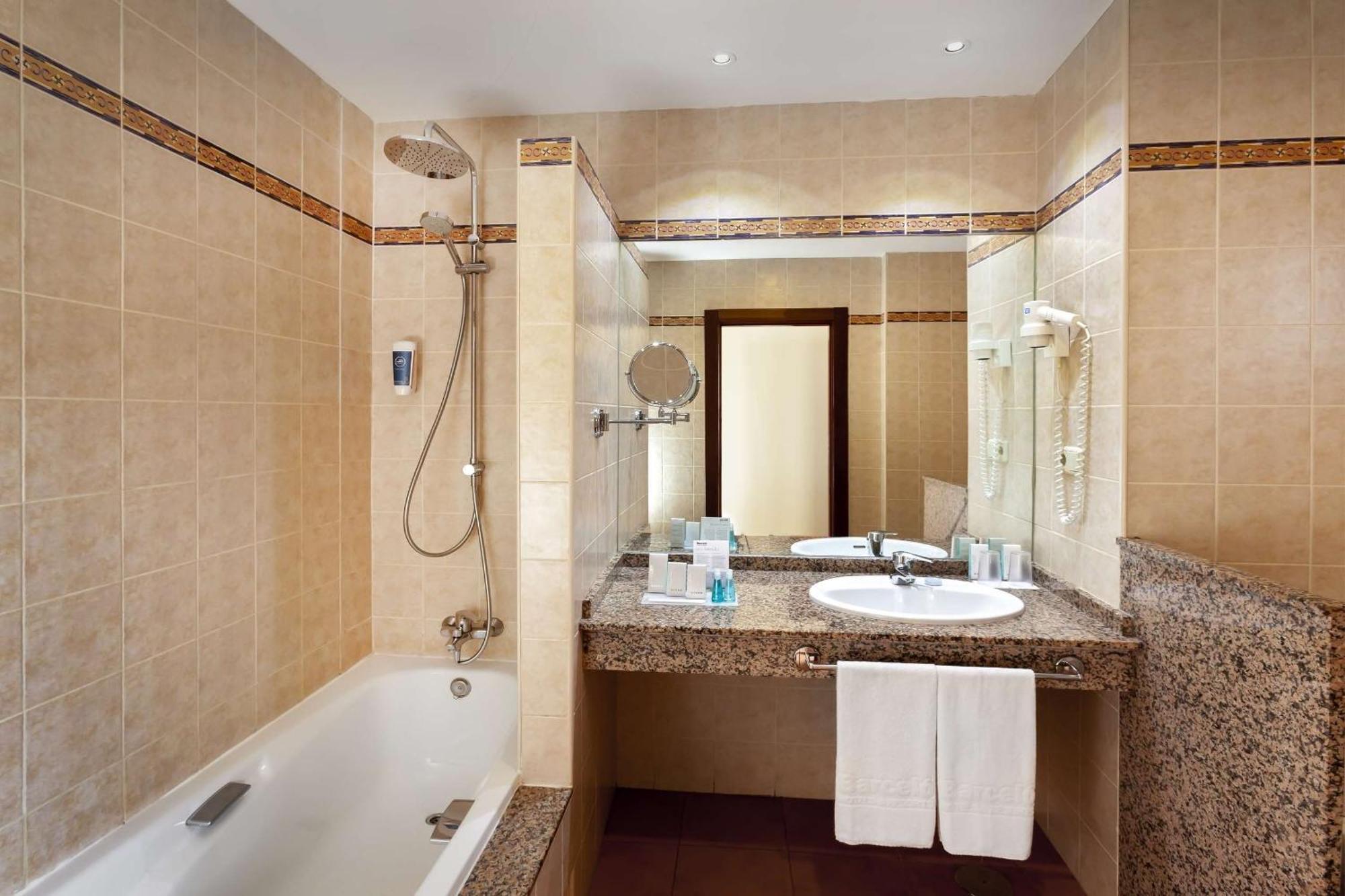 Double Room,1543305604:JPEG
